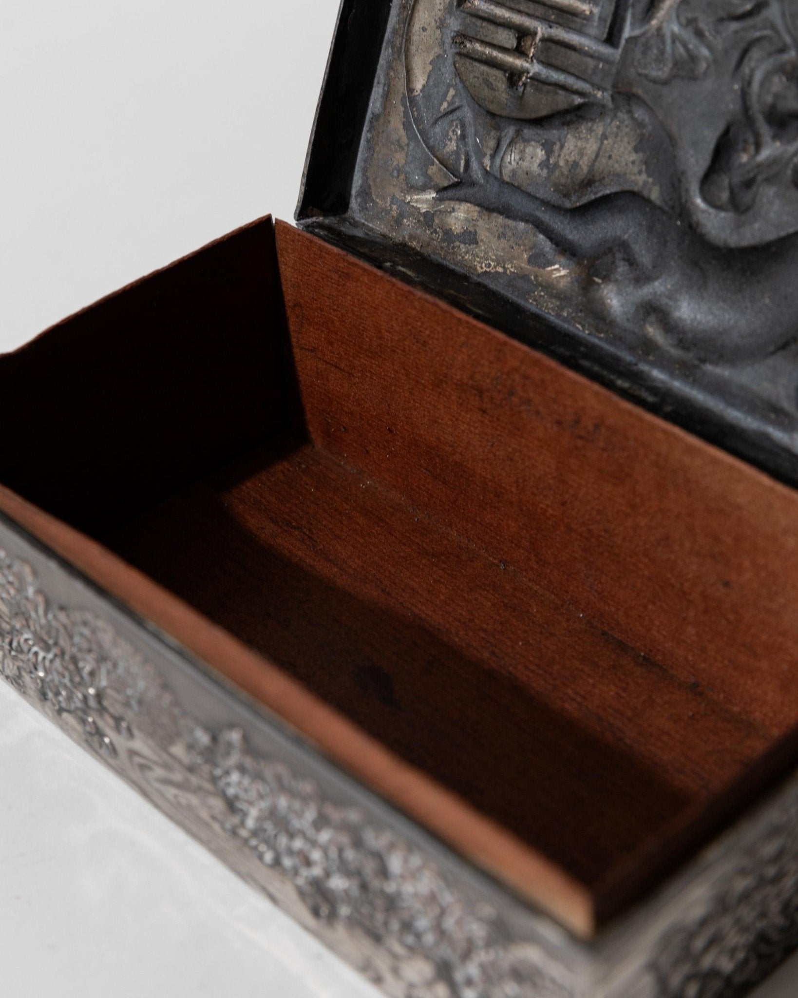 Vintage Early 19th Century Japanese Silver Plated Box Dragon Motif, Wood Inlay, Rare Jewelry or Cigarette Case, Antique Elegant Gift Idea — view 13
