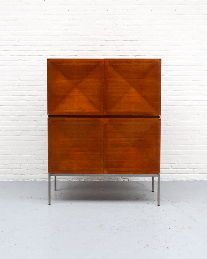 Behr 1307 Diamond Highboard 1960s