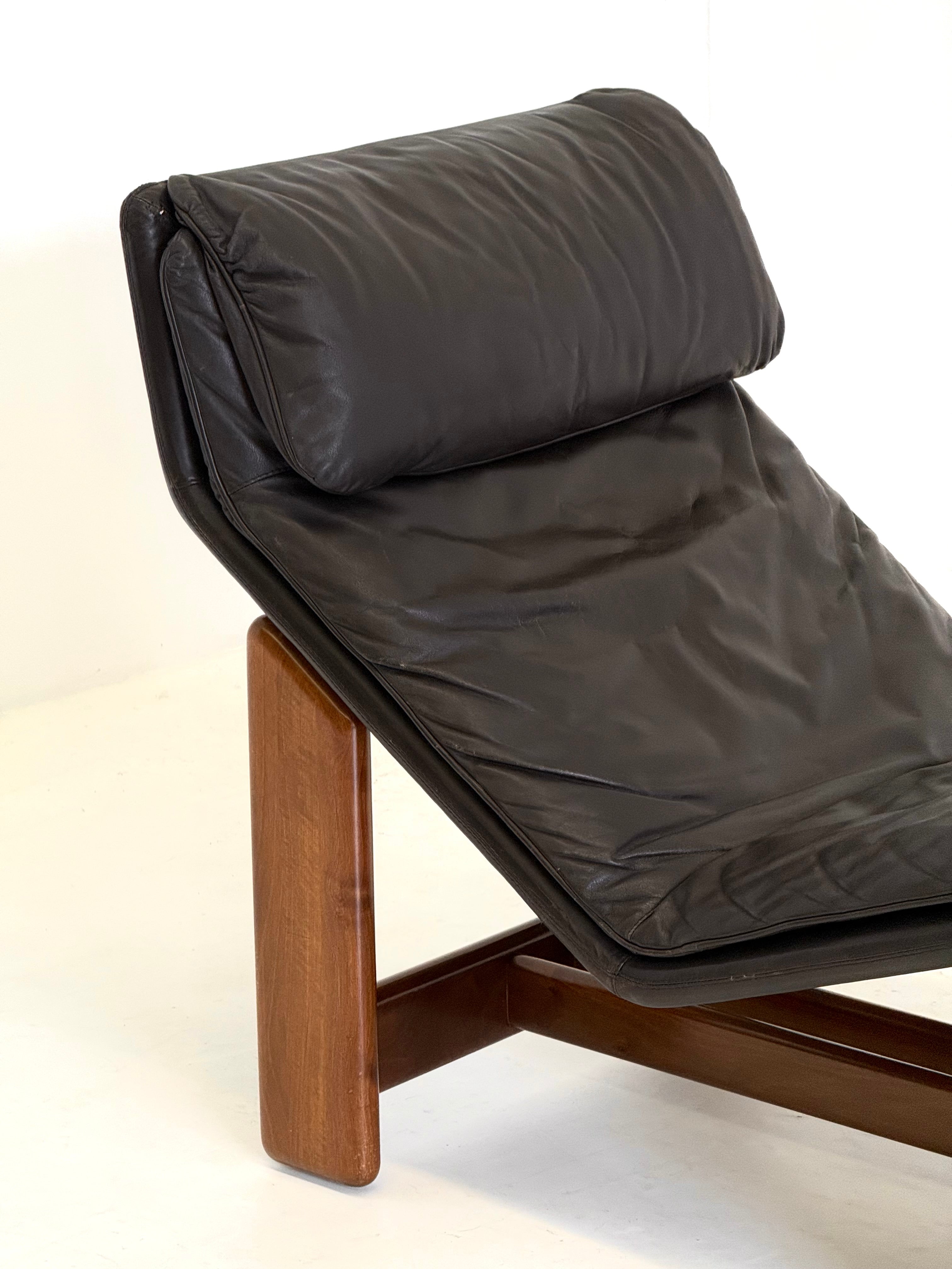 Periplo chaise longue Tarcisio Colzani for Mobil Girgi — side angle