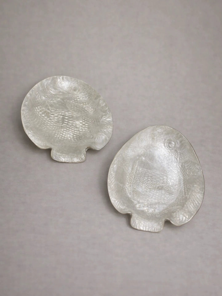 1970s France Vintage Mother Dish in Mother of Pearl (Pair) — close-up