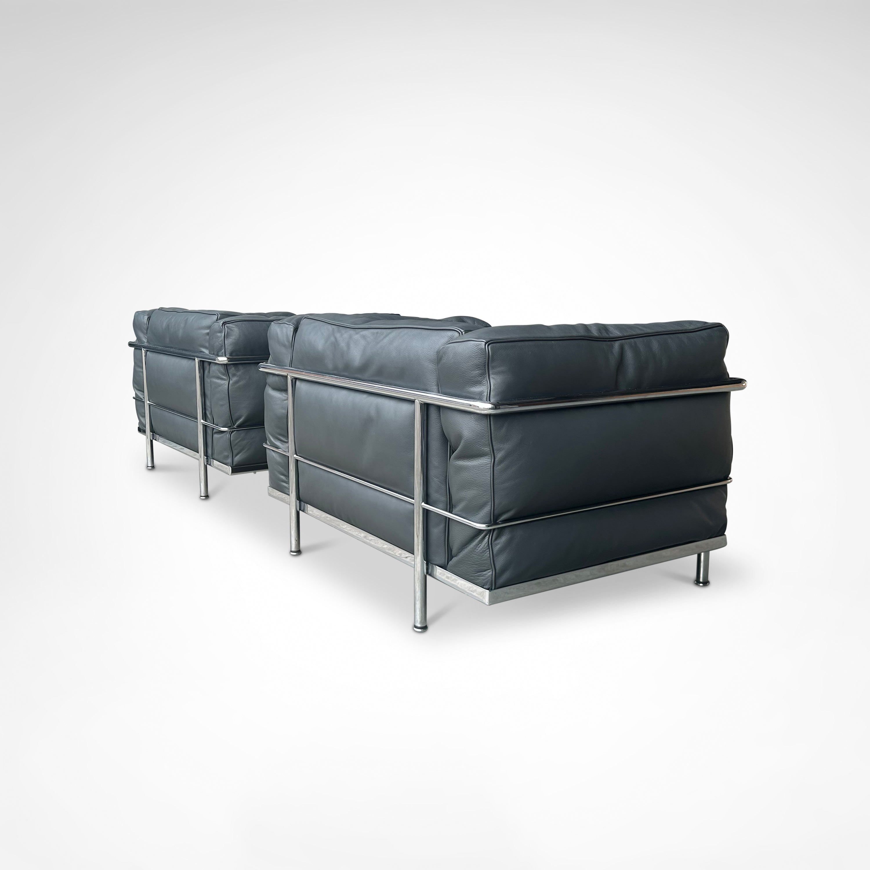 LC3 Down Cushions Y Extra Leather Armchairs by Le Corbusier, Perriand & Jeanneret for Cassina, 1990s, Set of 2 — alternate view