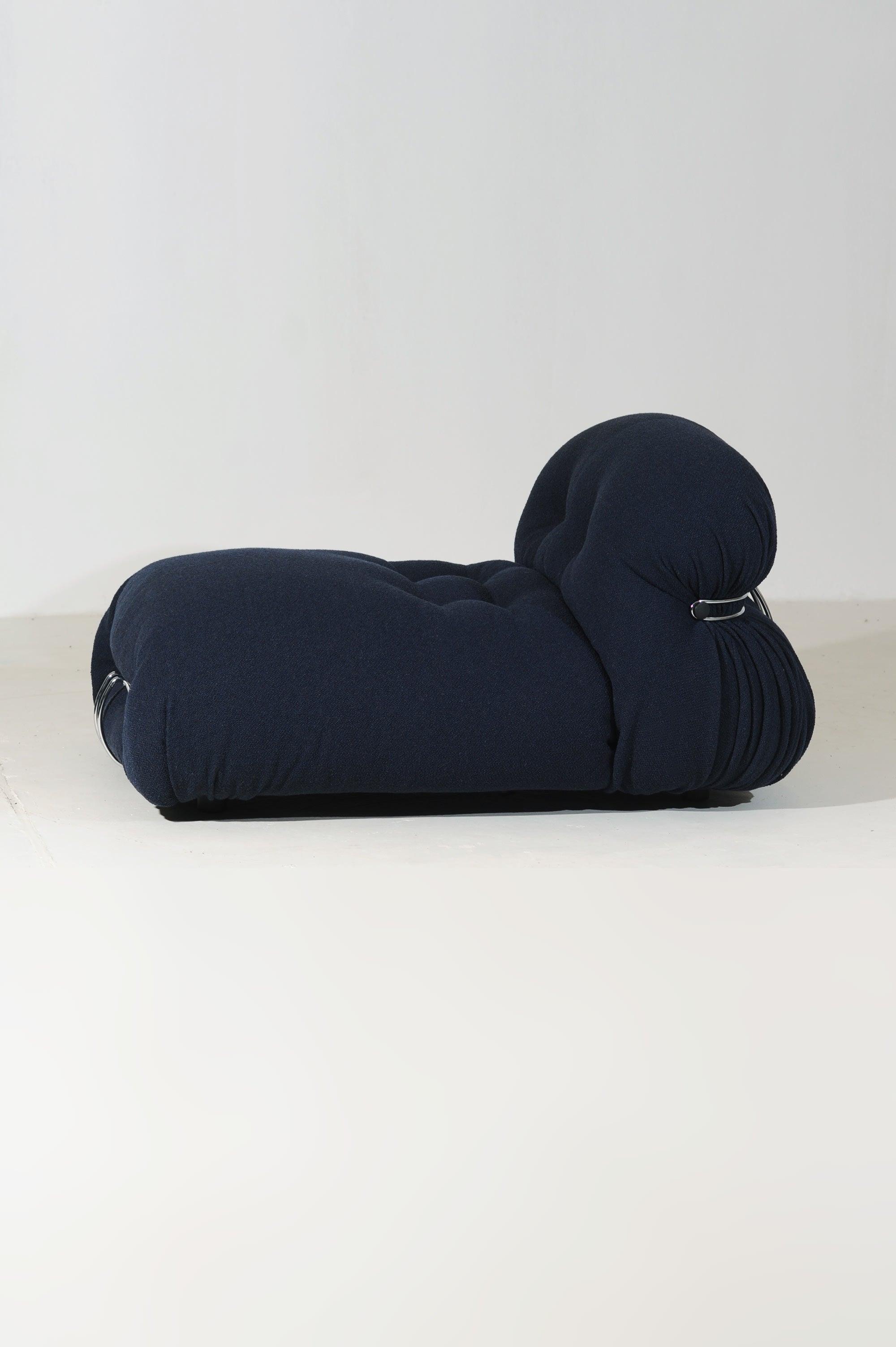 Soriana Chaise Longue and Pouf Set by Afra & Tobia Scarpa in Navy Boucle — lifestyle setting