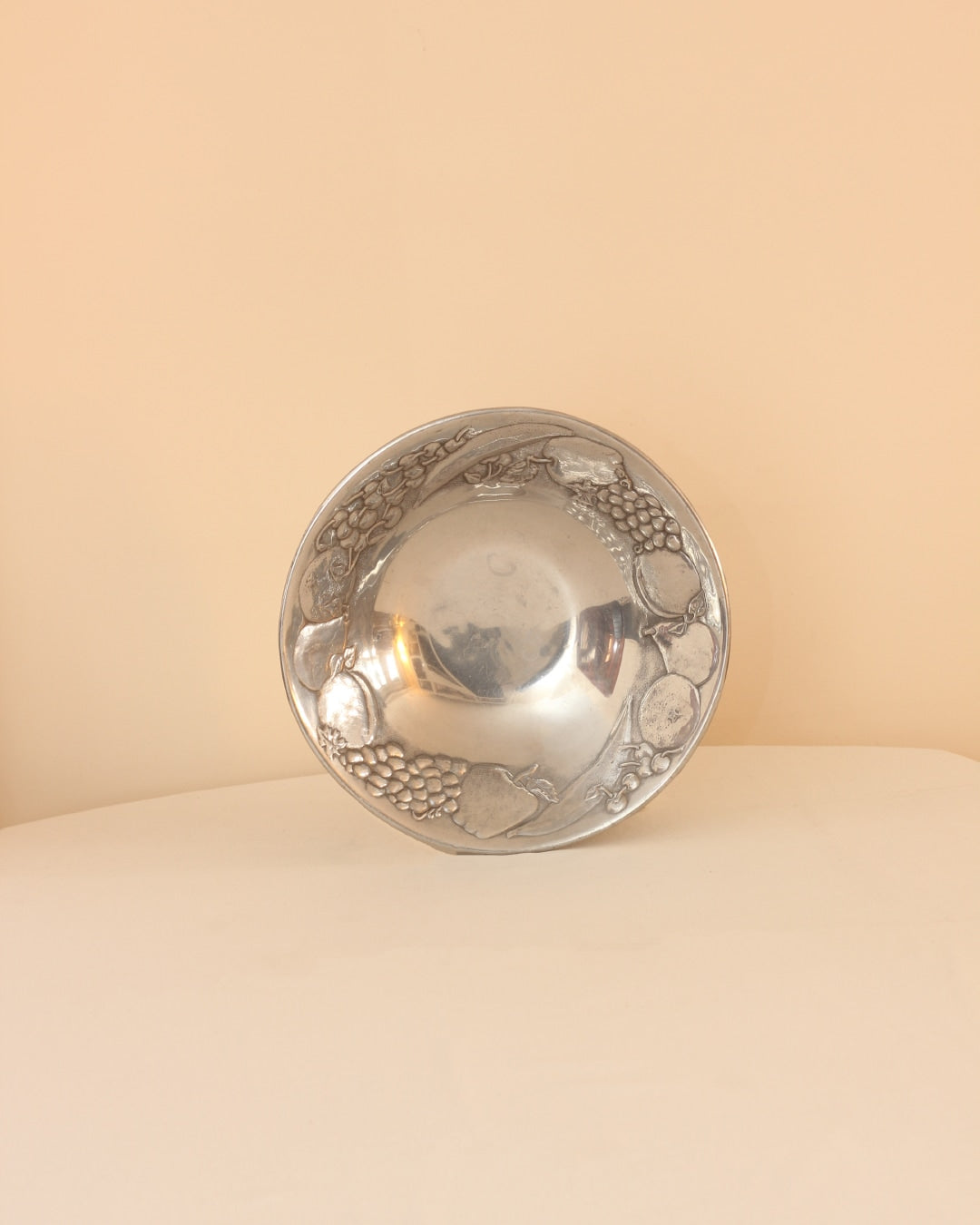 Table centerpiece — side angle