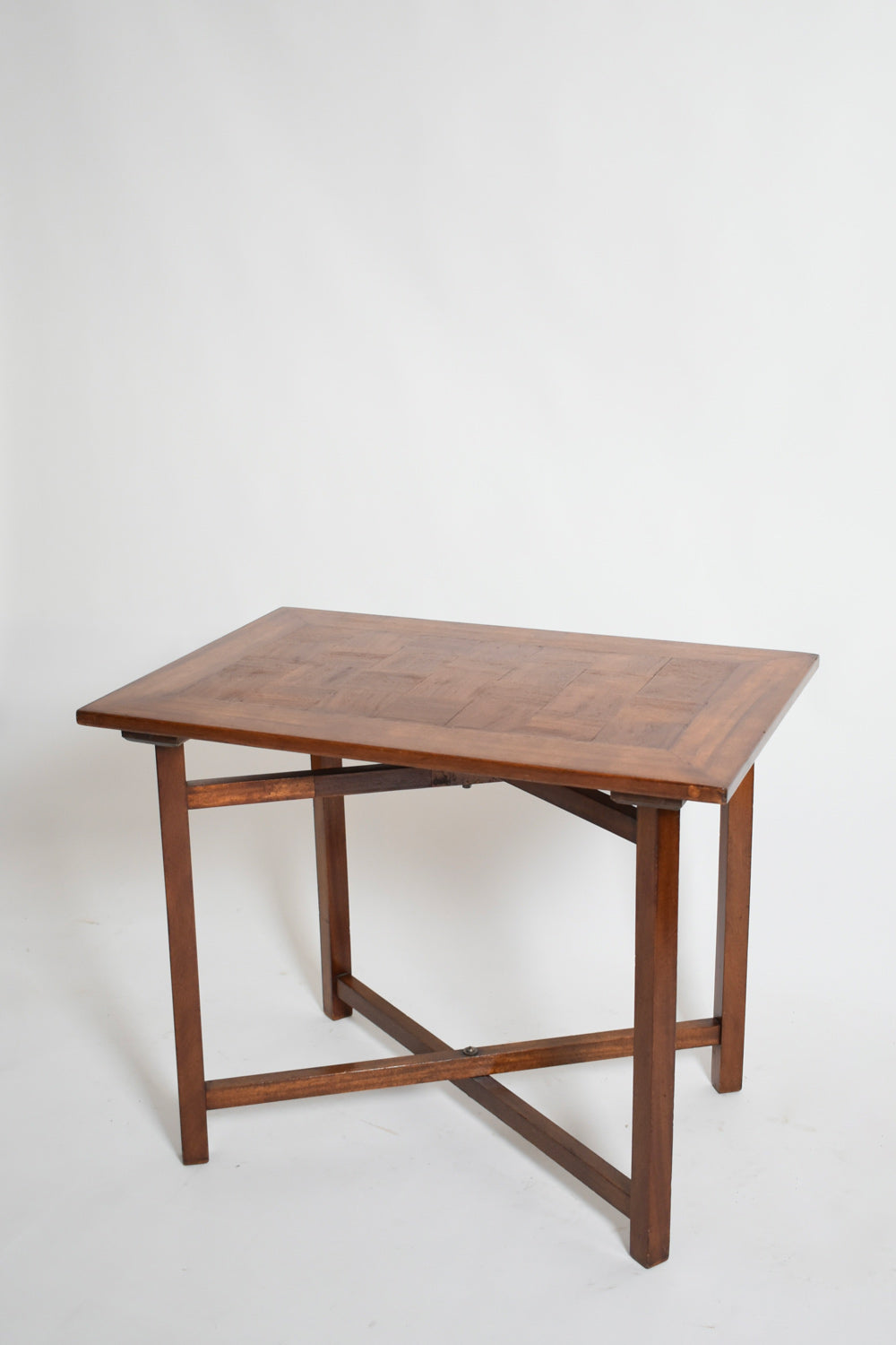 X Shaped Foot Chessboard Table, XIXth c. — side angle showing wooden construction and chessboard pattern