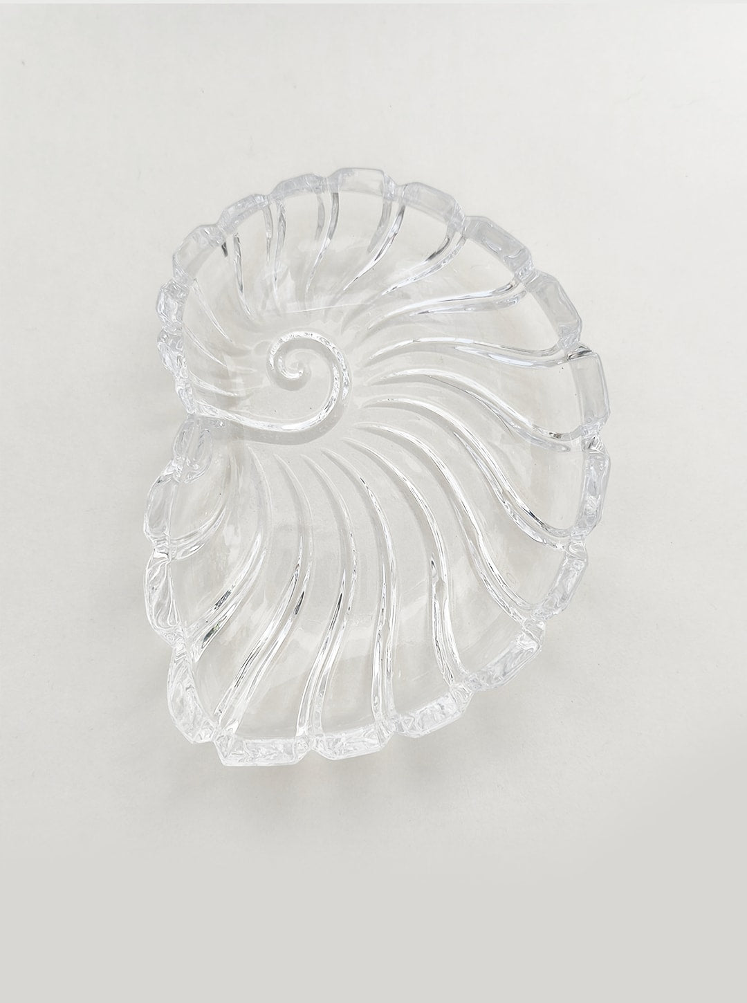 Crystal Shell Vide Poche — top view of clear glass shell design
