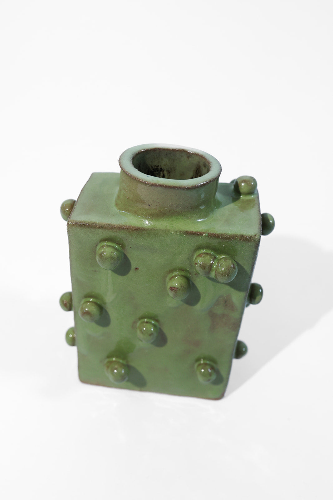 Sphères - Small chrysoprase ceramic vase — angled view on white background
