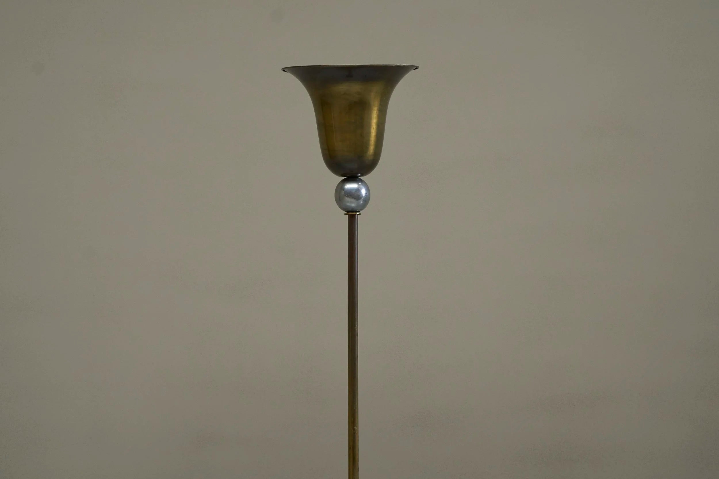 Very Elegant Art Deco Floor Lamp in Patinated Brass and Nickel Plated Brass 1930s — lifestyle setting