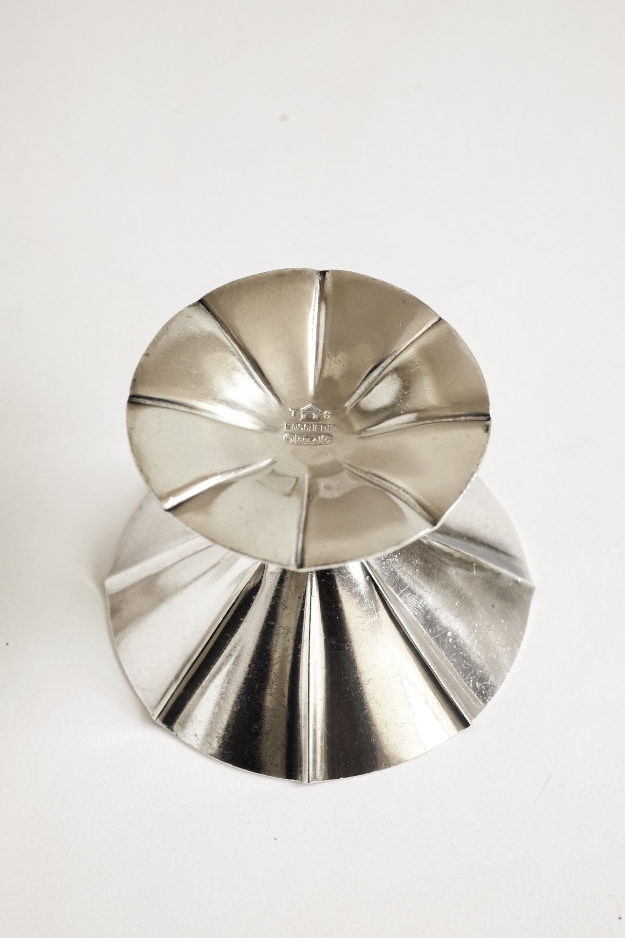 Mid-Century Sola Silver-Plated Ice Coupe Set  — detail view