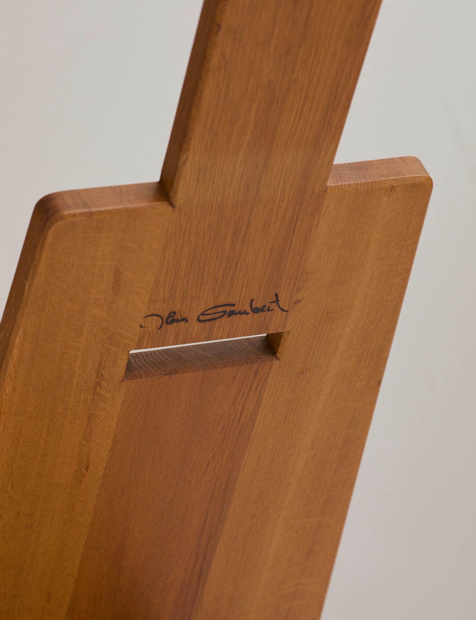 French Palaver Chair by Alain Gaubert in Solid Oak c. 1980 (Signed) — close-up