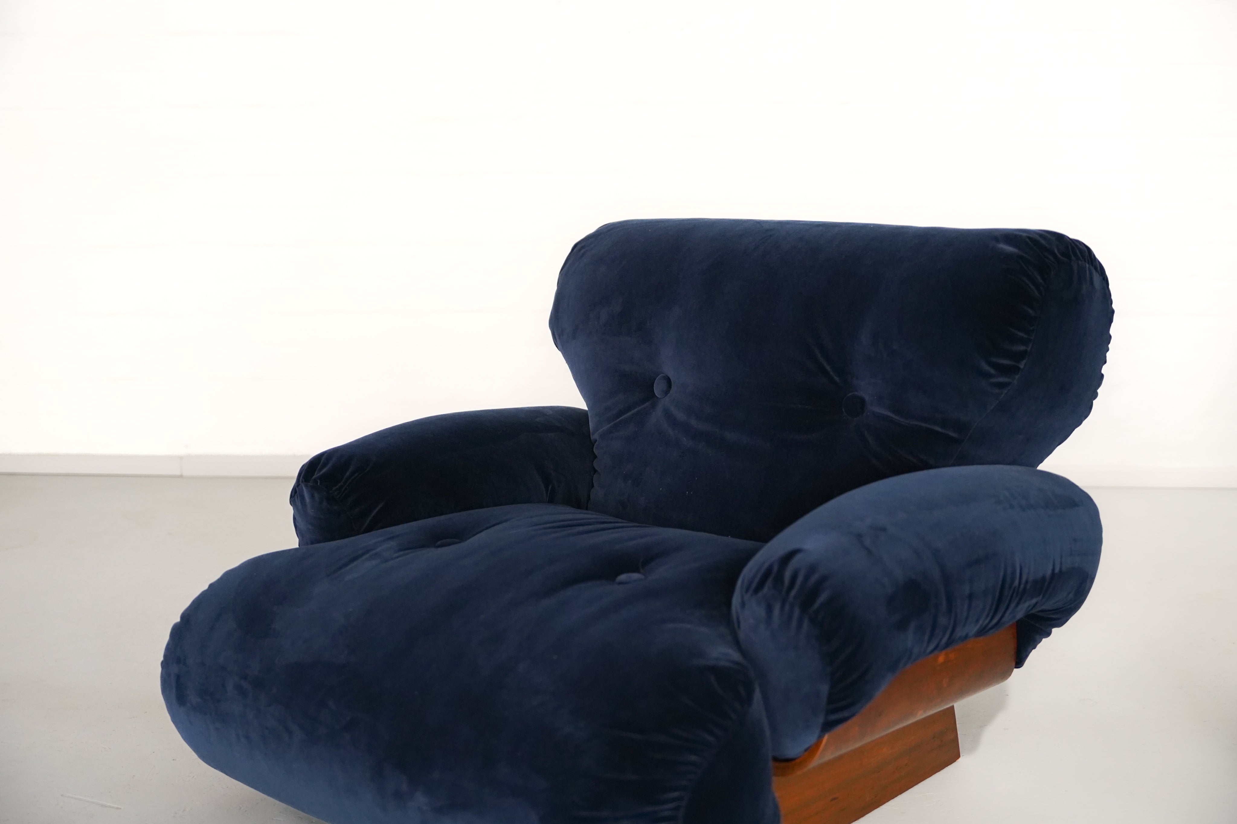 Pair of 1970s Mid Century Italian Velvet Armchairs