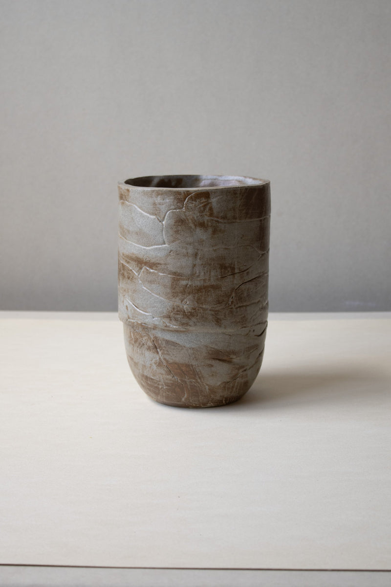 Vase / Gris by Studio Clara Valdes | The Oblist