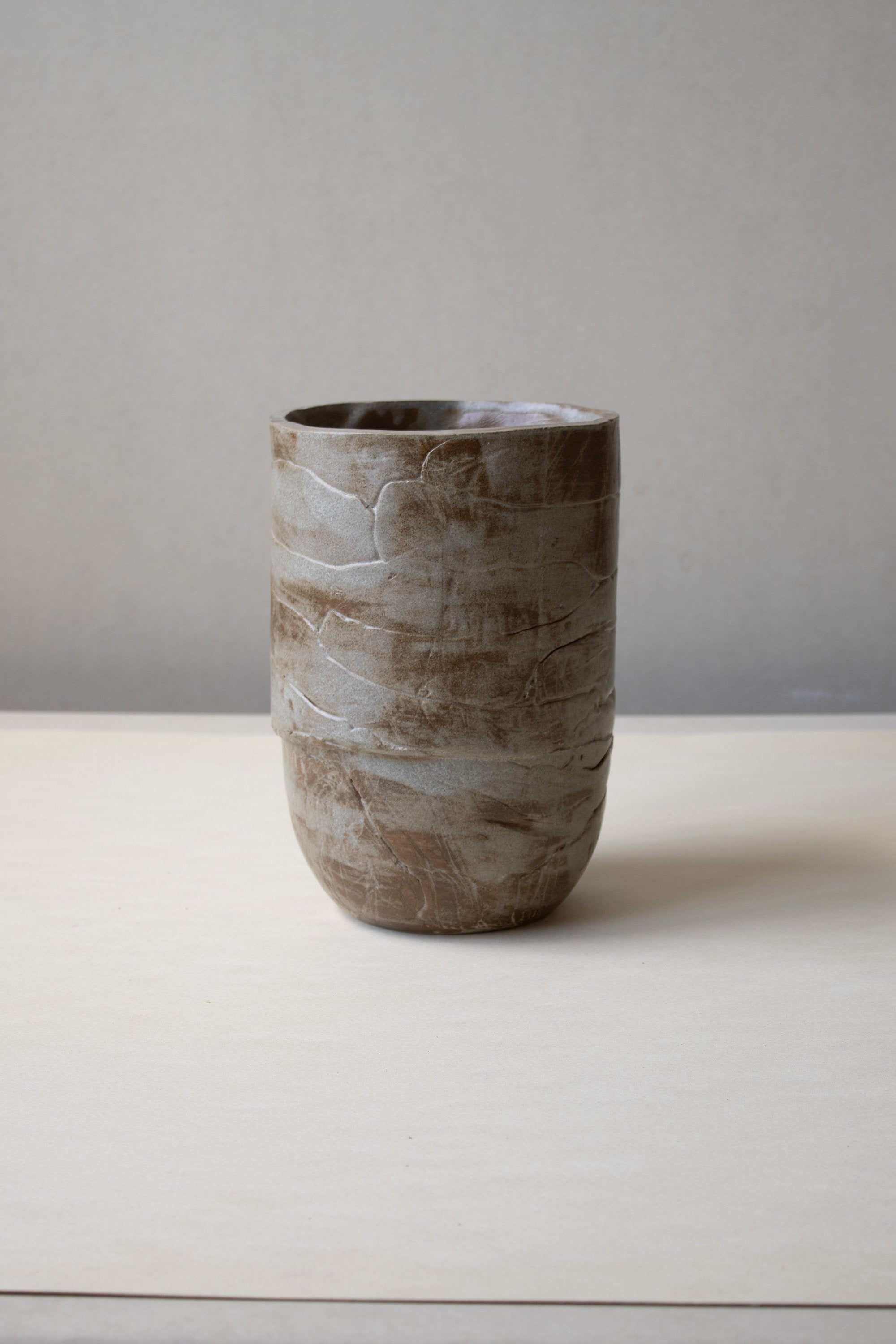 Vase / Gris by Studio Clara Valdes | The Oblist