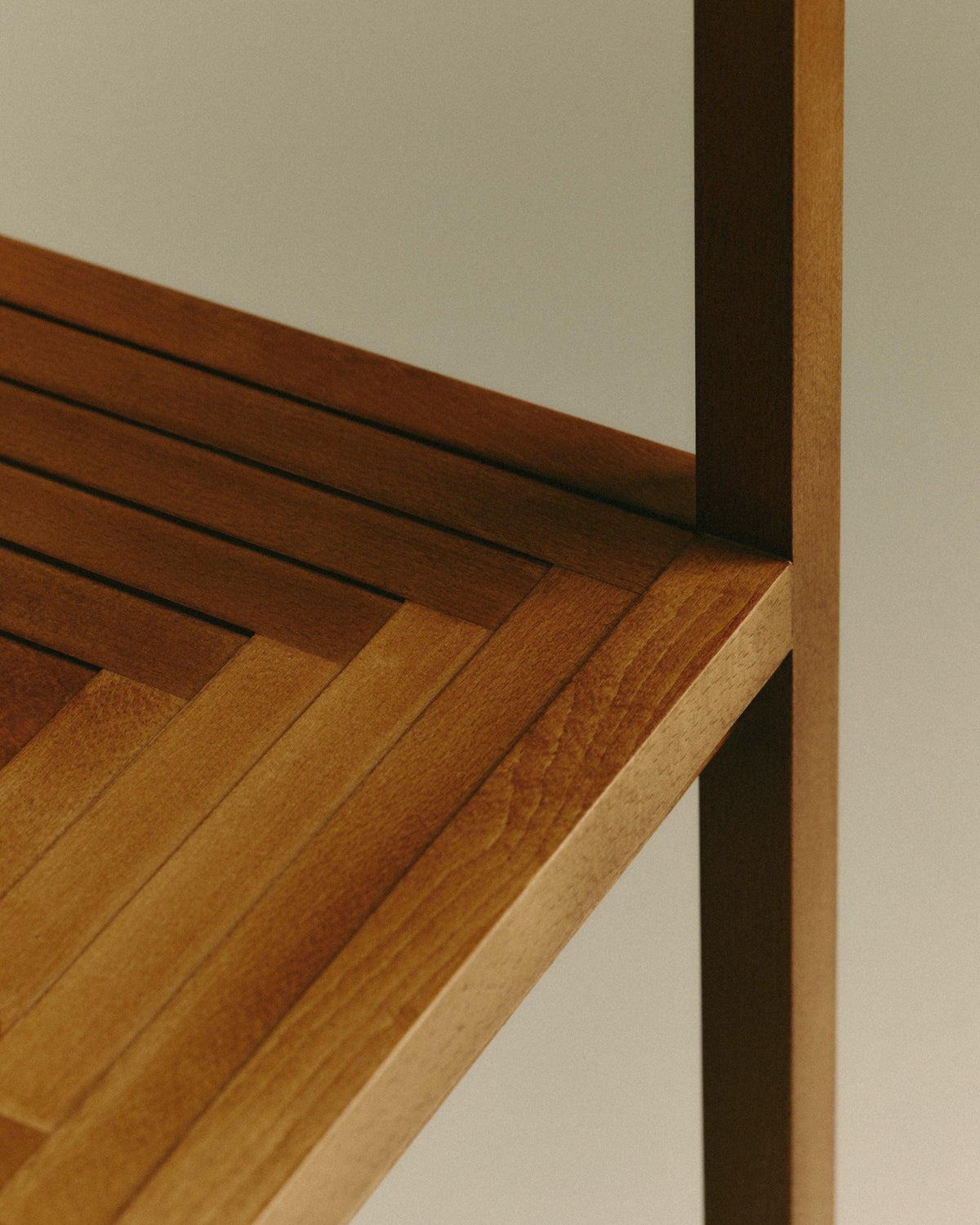 FRANKIE CHAIR — close-up
