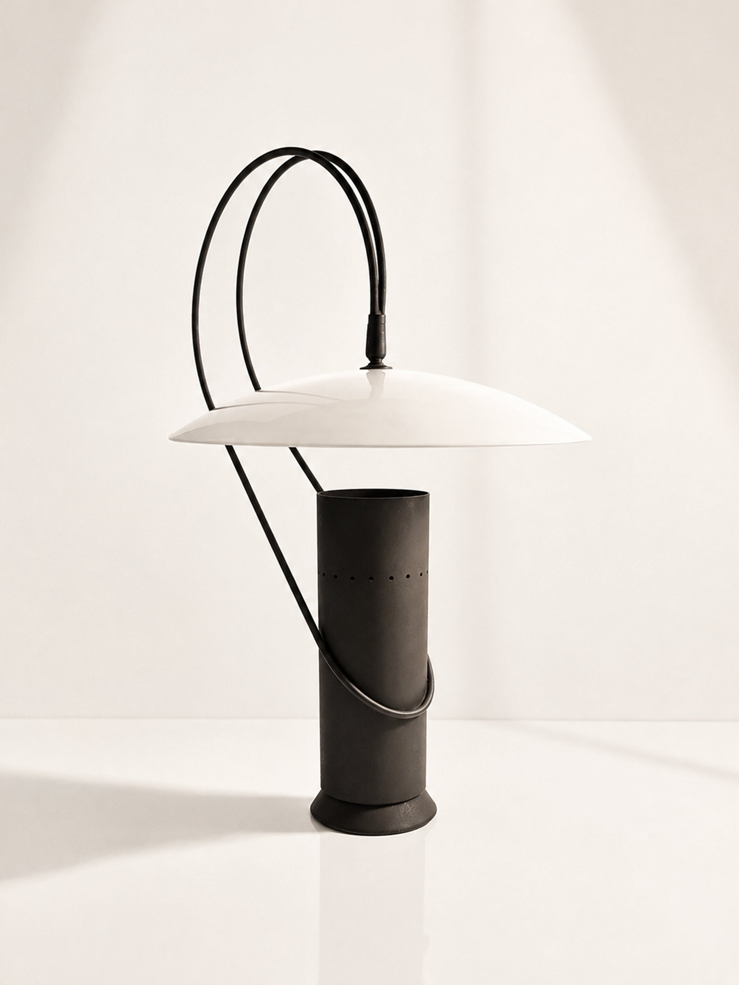 Cast Iron Table Lamp attributed to Enzo Berti - 1980s — detail view