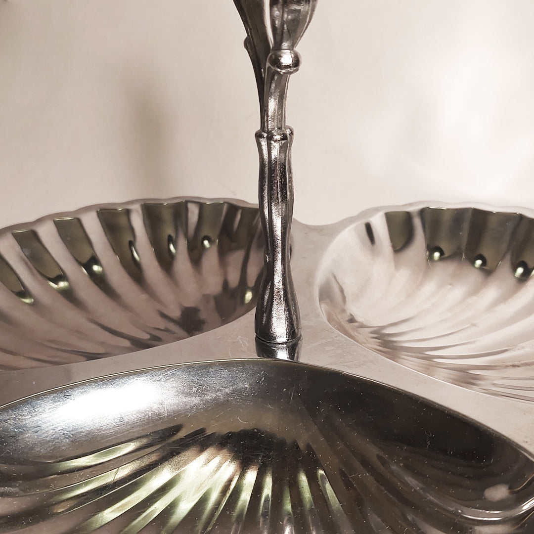 Triple Shell Tray — lifestyle setting