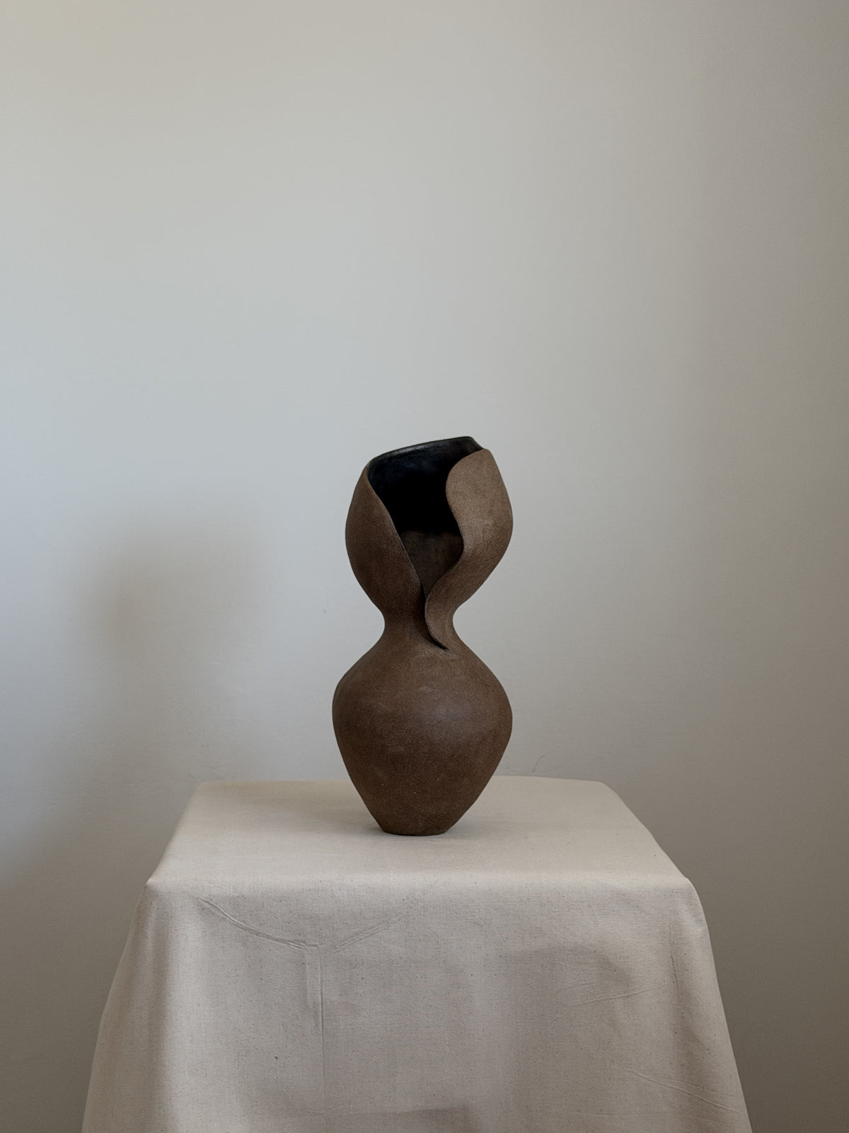 Sculptural Vase in Ceramic | Japandi Style Ceramic Sculpture by Anastasia Babenko | The Oblist