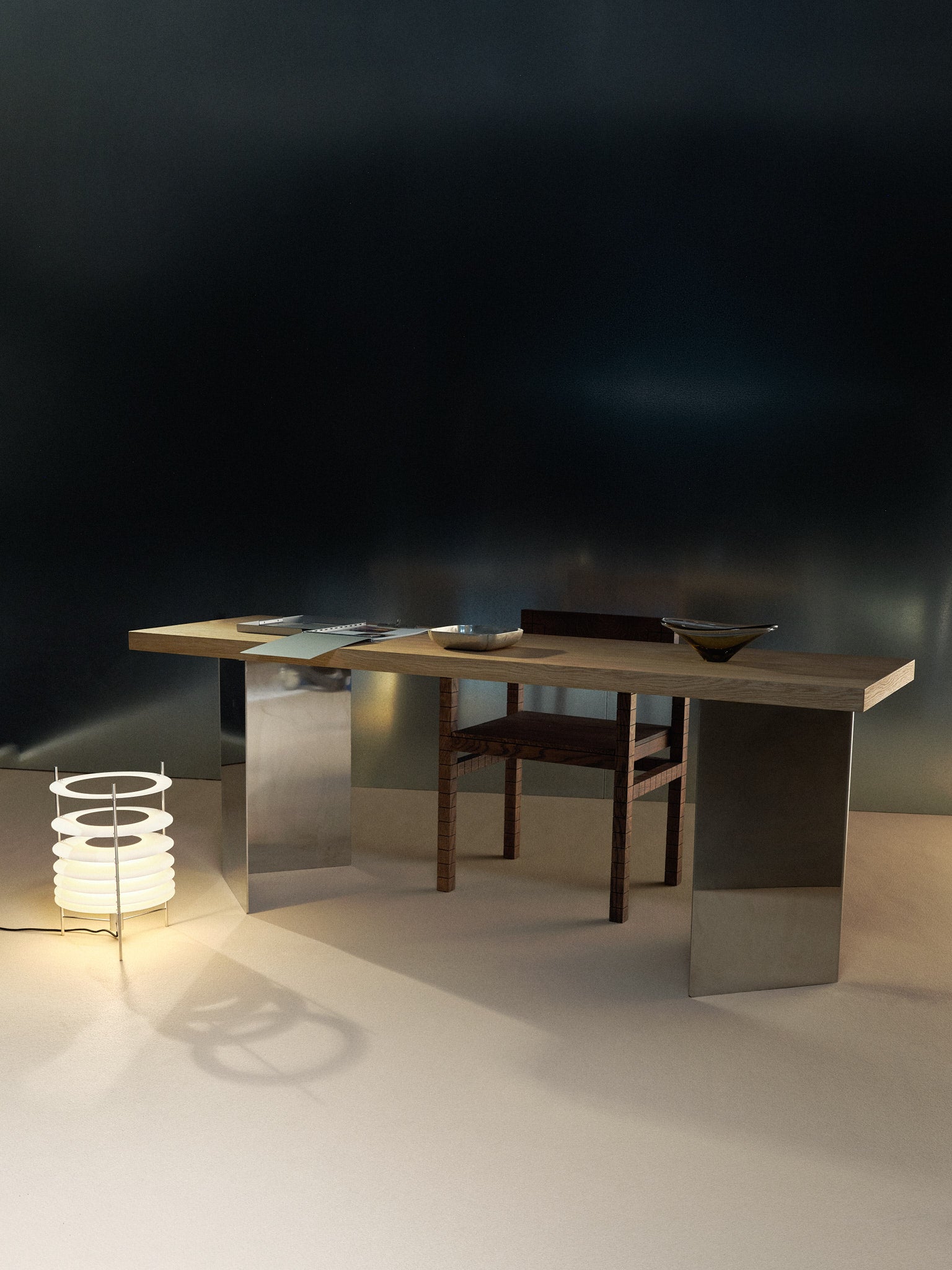 Tantal Studio Table — detail view