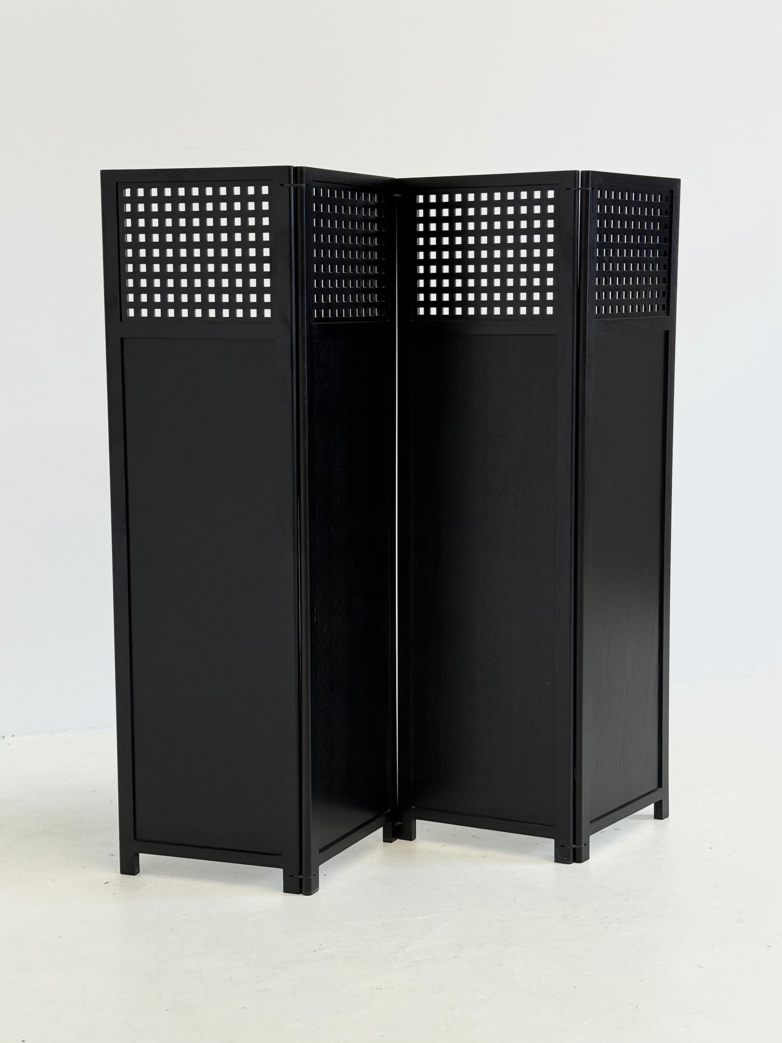 Room screen by Umberto Asnago for Giorgetti — alternate view