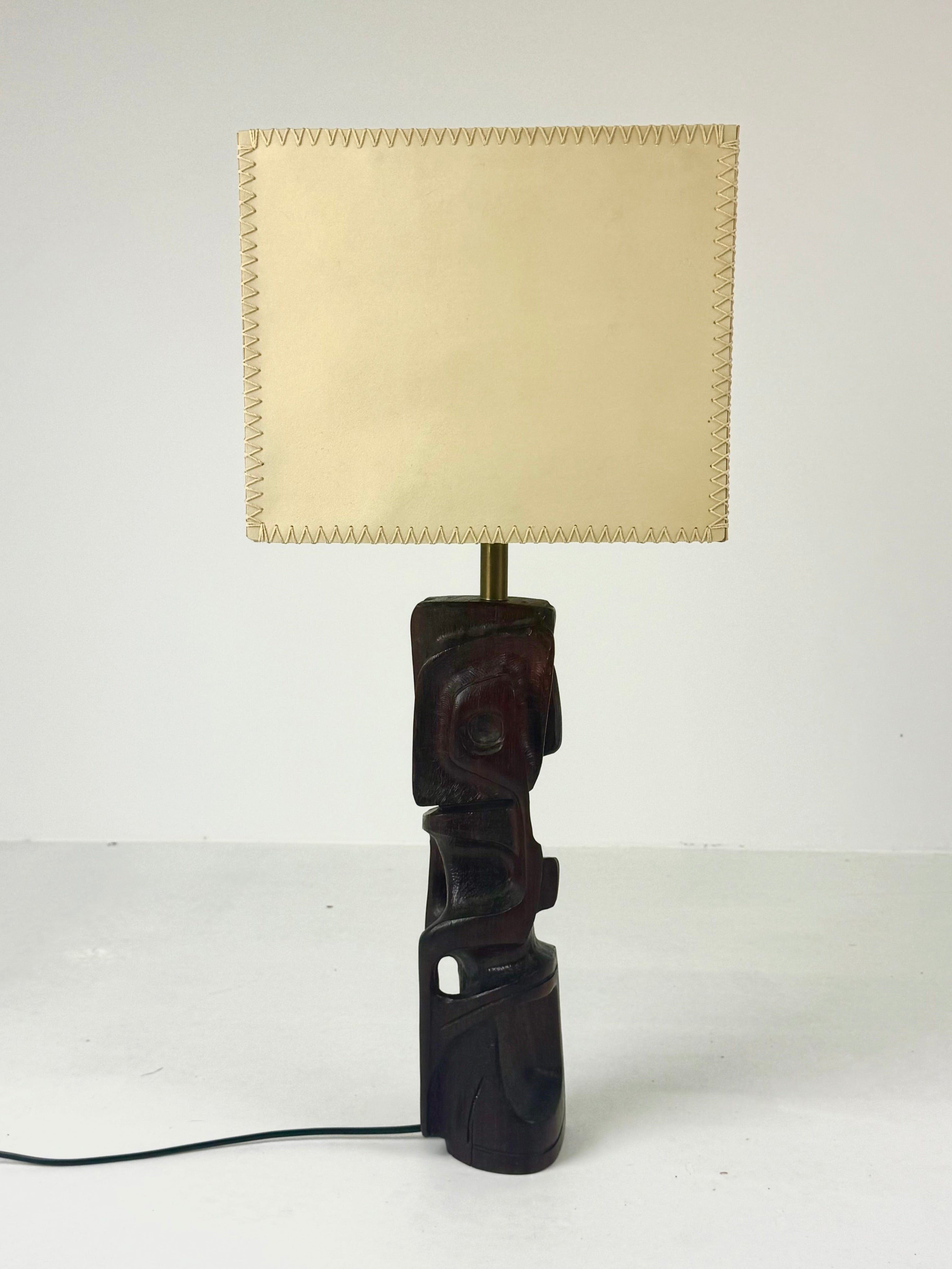 Hand-carved wooden sculptural table lamp by Gianni Pinna — view 11