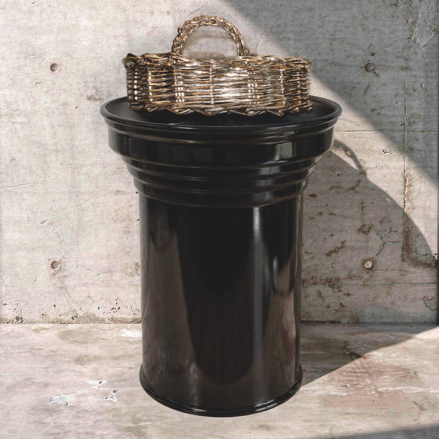 Small Glossy Black Metal Side Table in Aluminium — detail view
