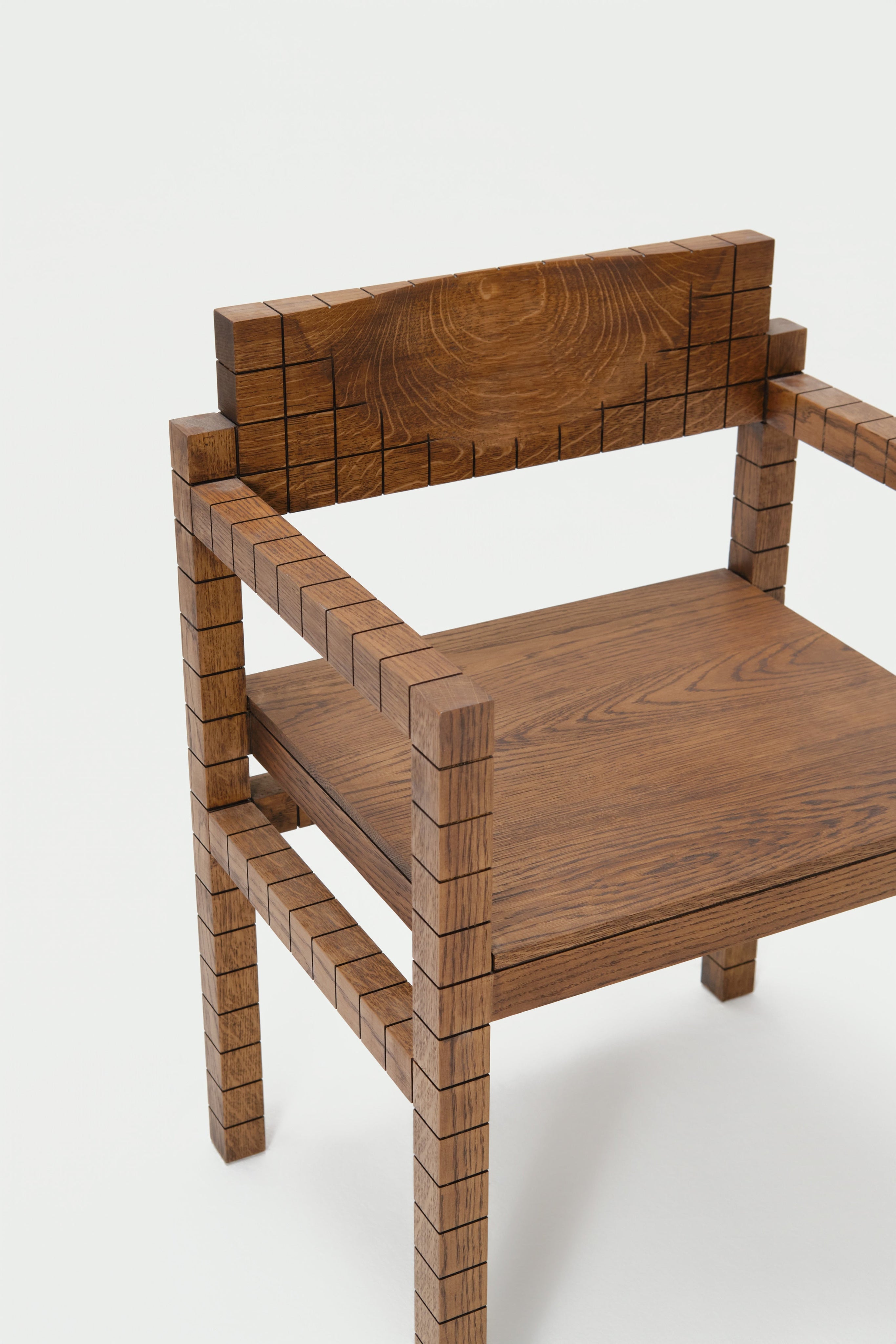 Mosaico Chair (arm-rest) — close-up