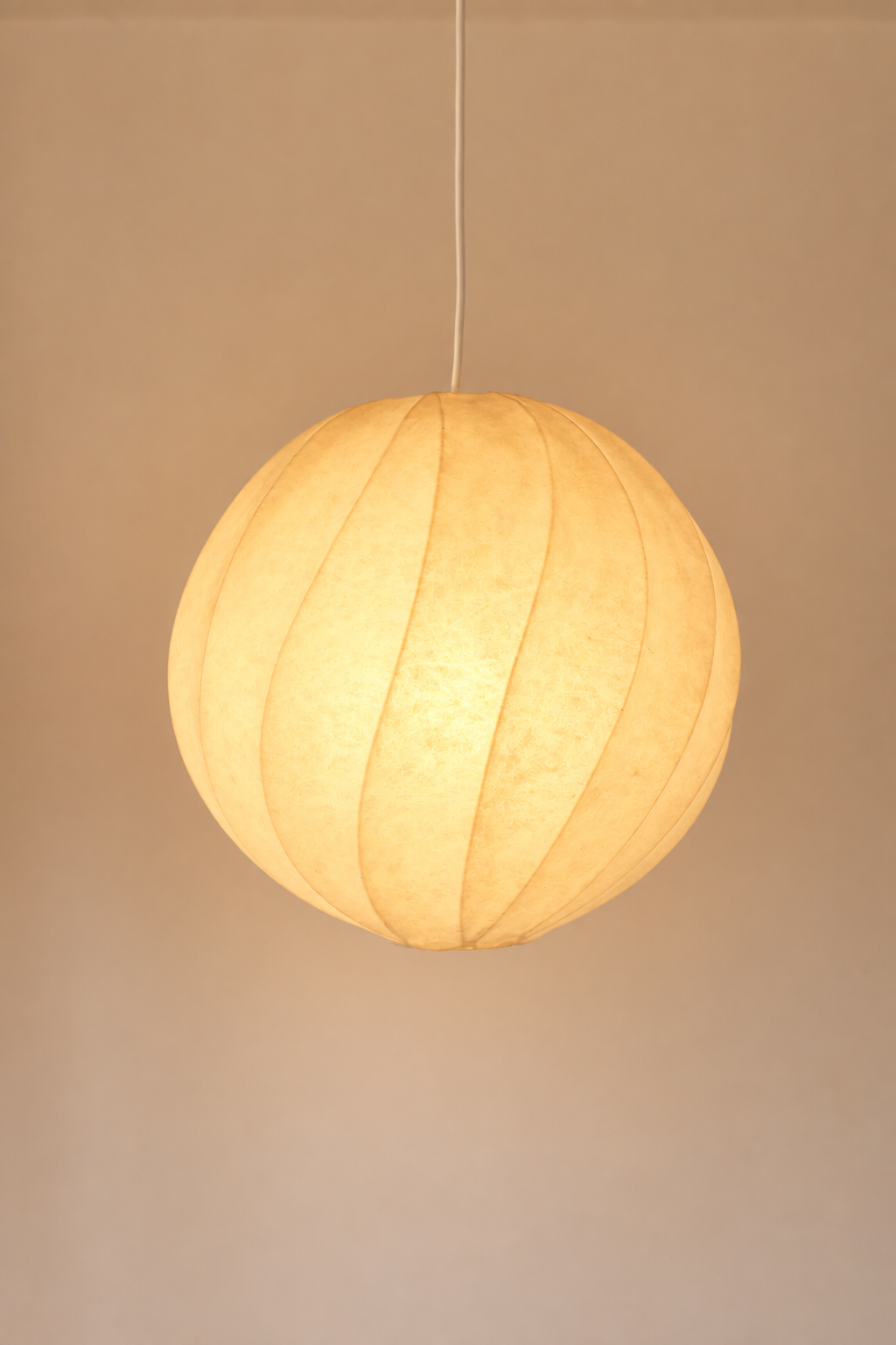 Midcentury Italian Cocoon Pendant Light. Castiglioni c.1960. — detail view