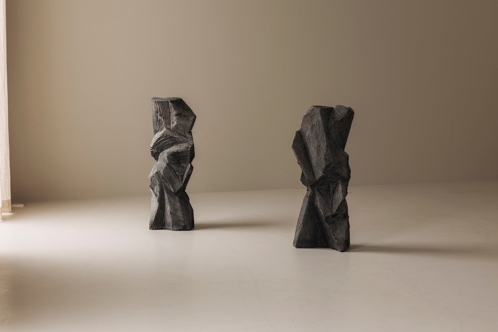 Monumental Abstract Sculptures by Marc Verdoodt, Belgium 1980s — close-up of dark textured material on white floor