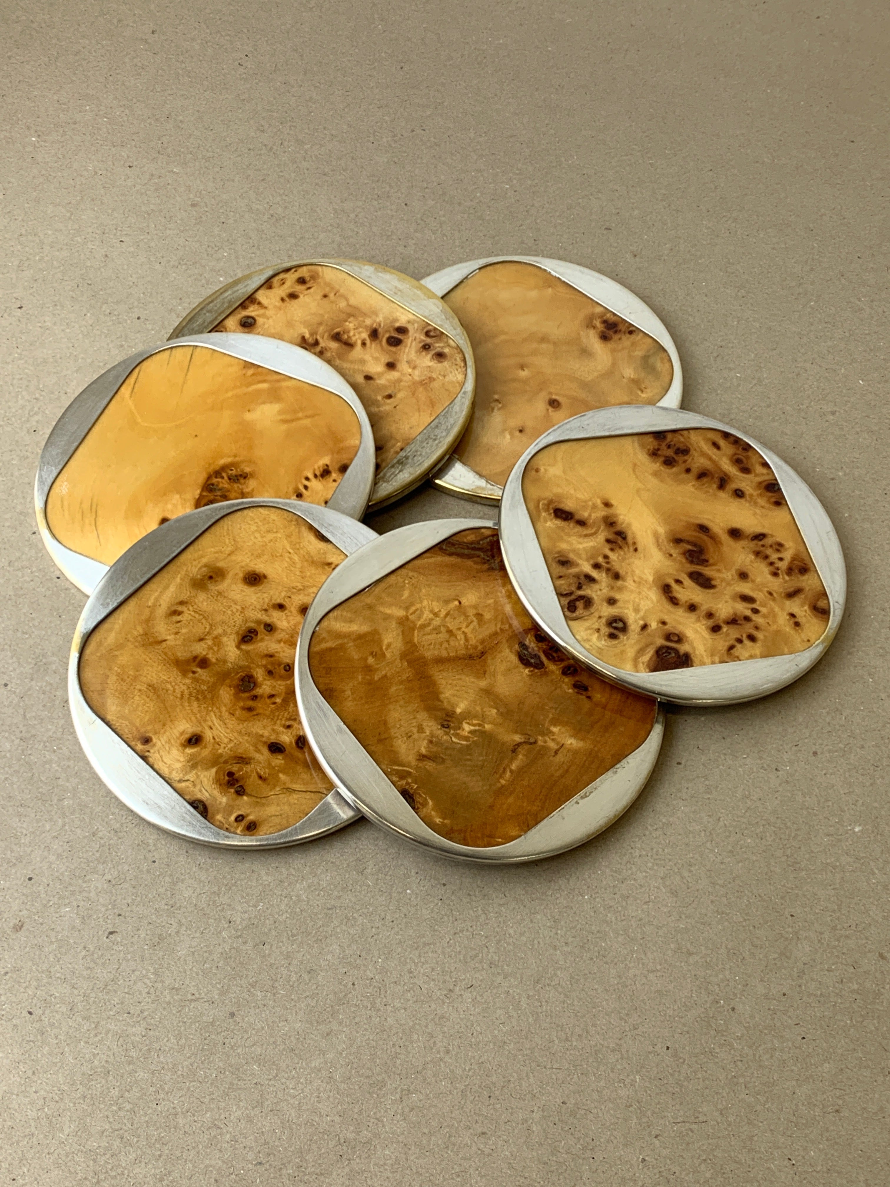 Aldo Tura Style Coasters in Lucite burl wood, set of 6, Italy, Circa 1970's — detail view