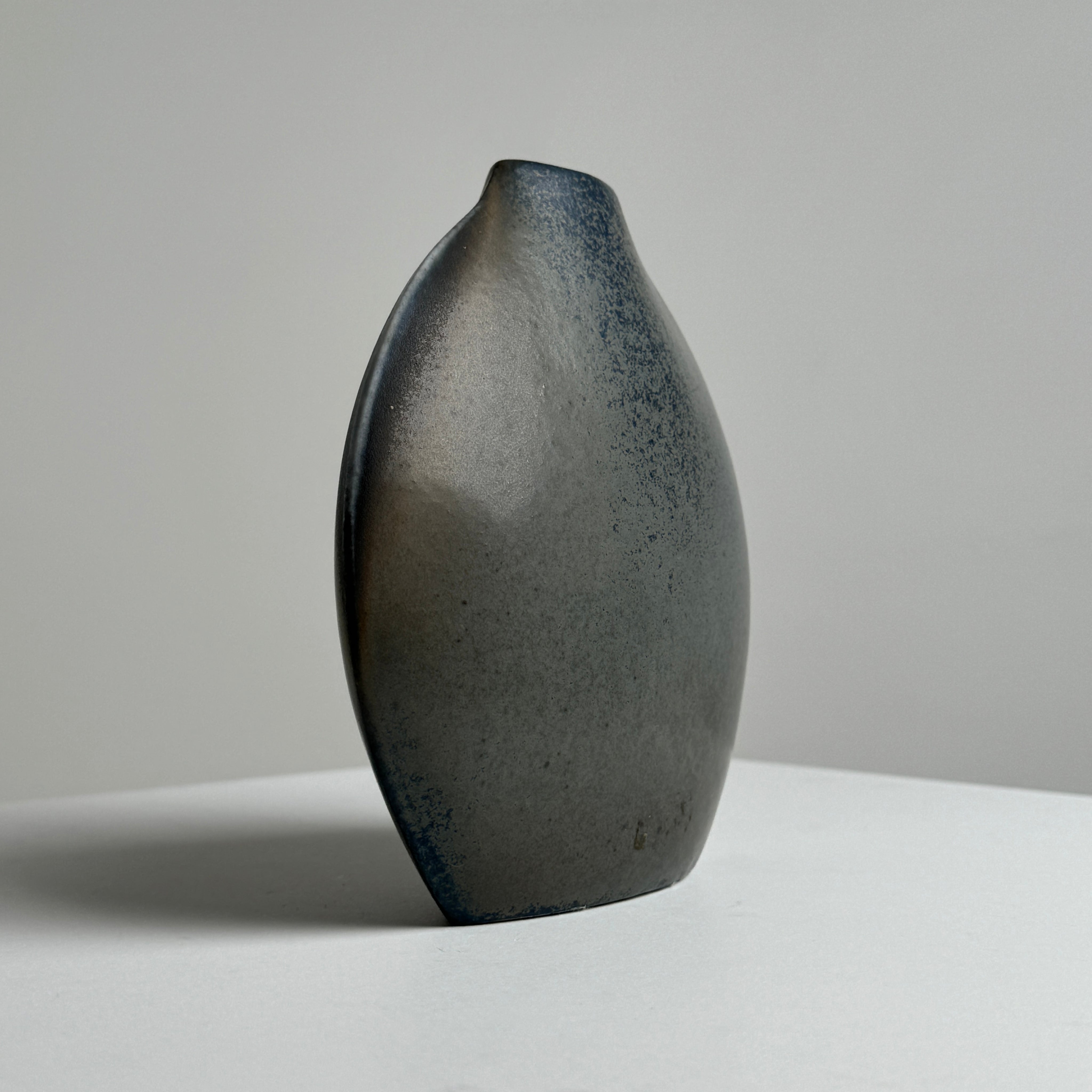 Porcelain vase by Benoît Montreau — side angle