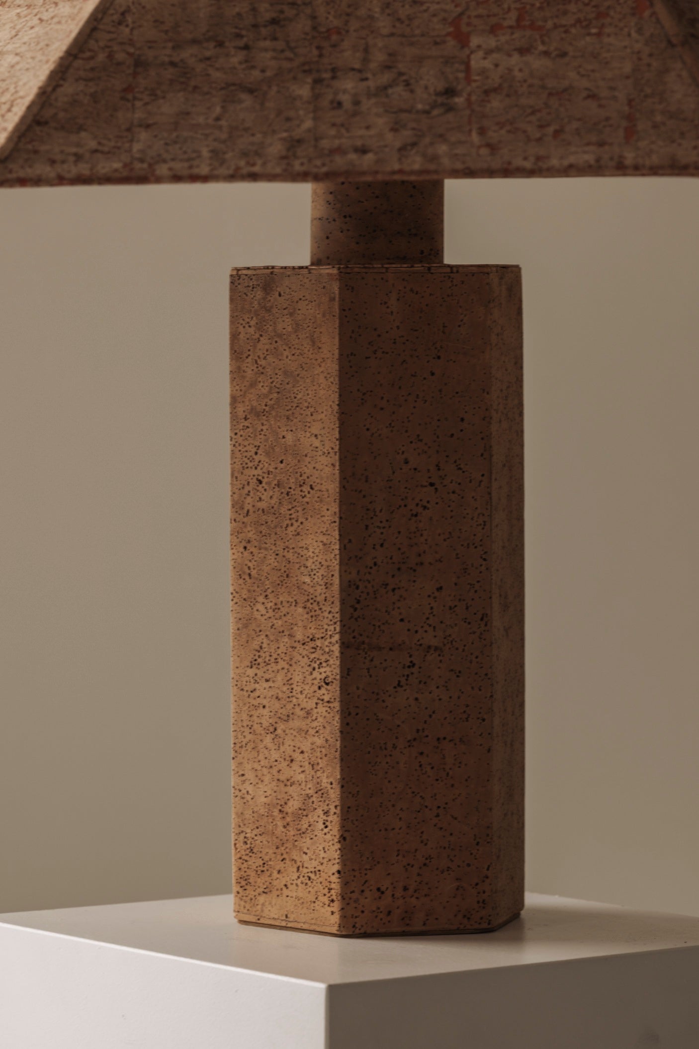 Hexagonal Cork Table Lamp by Ingo Maurer for M Design, Germany 1970s — close-up of textured cork surface