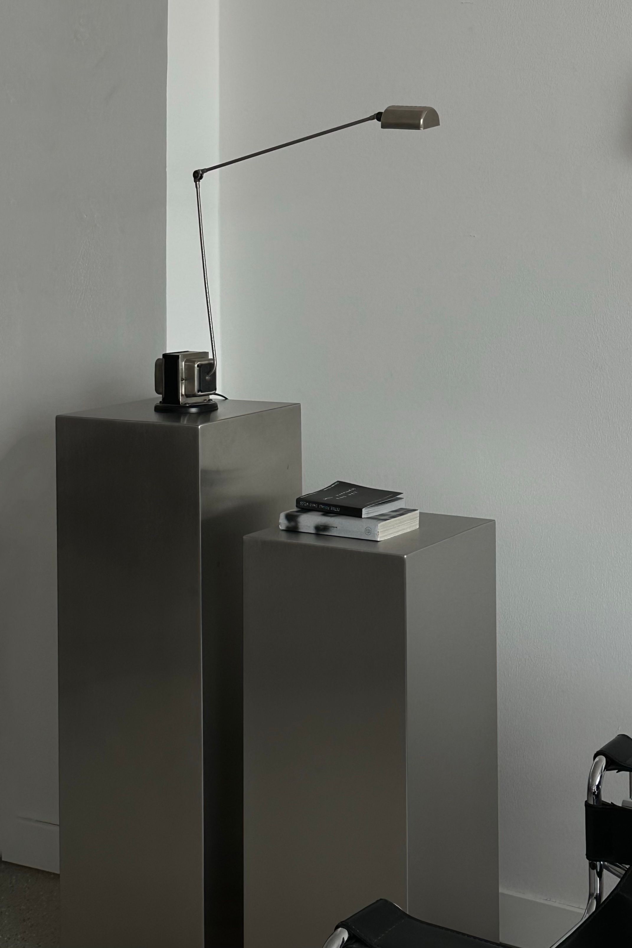 'NOSTALGIA' stainless steel pedestal — lifestyle setting