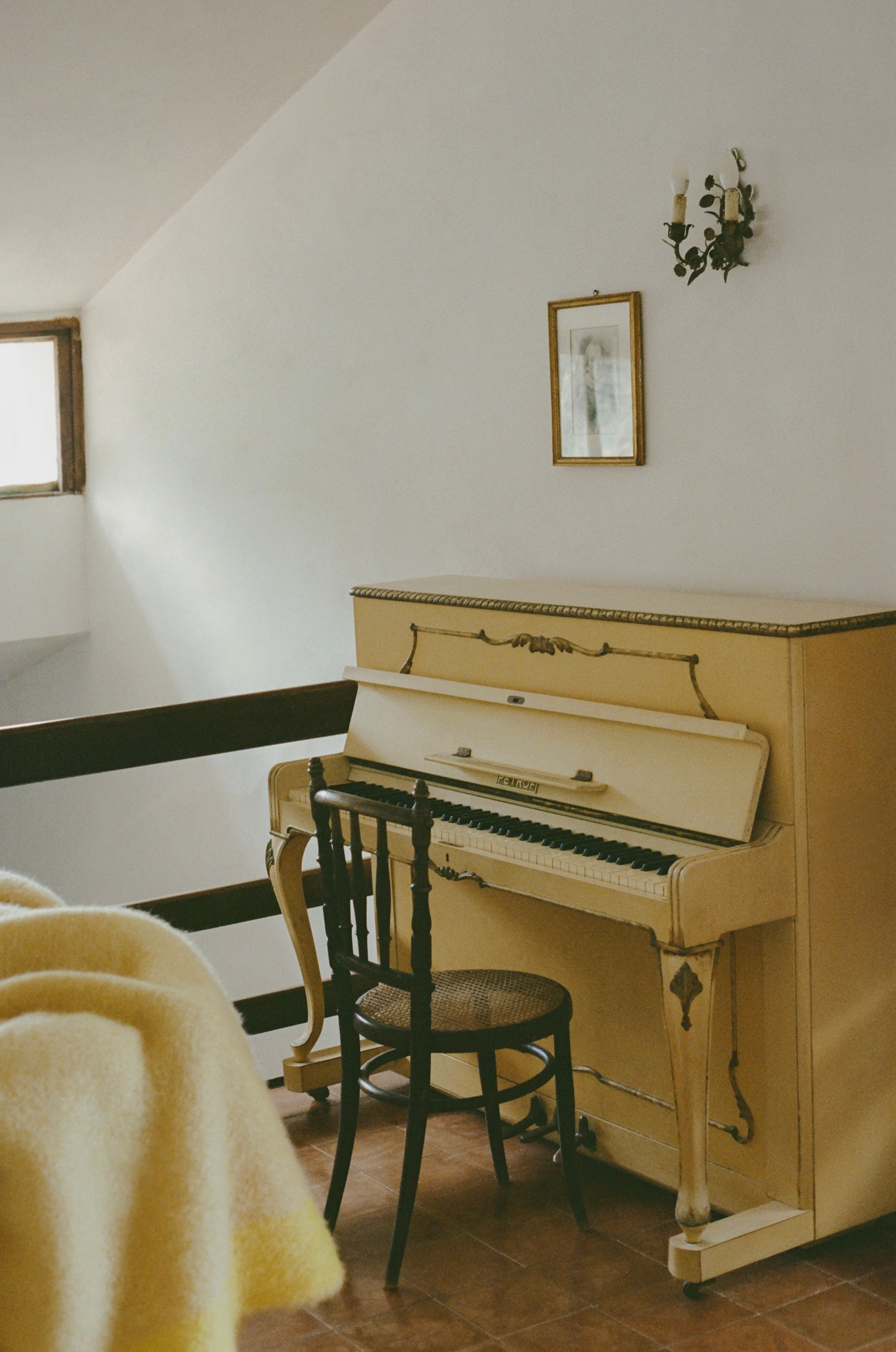 Edition 02 - BRUME AMBRE — side angle