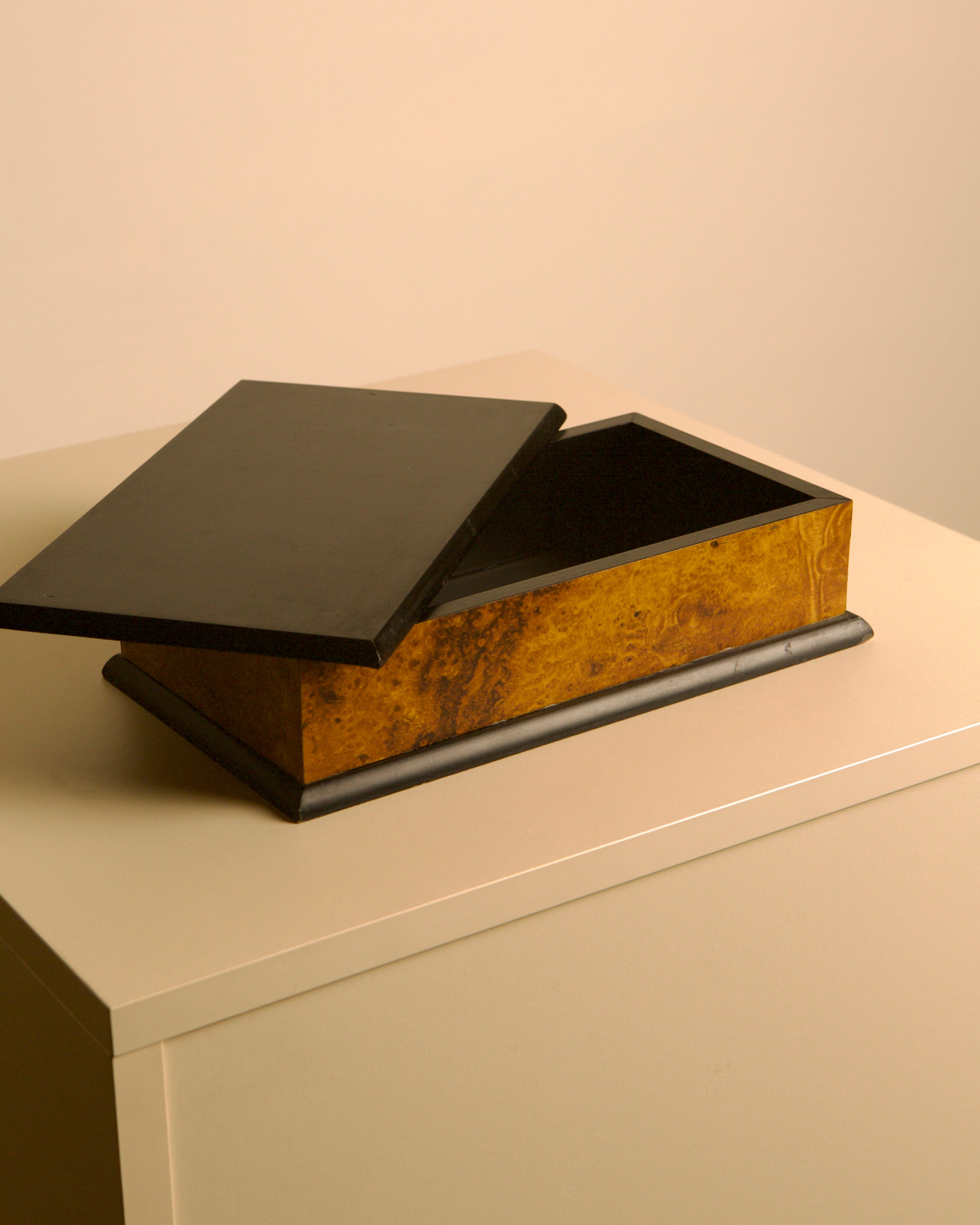 80's Italian rectangular box in black wood and elm burl effect — top view with lid open