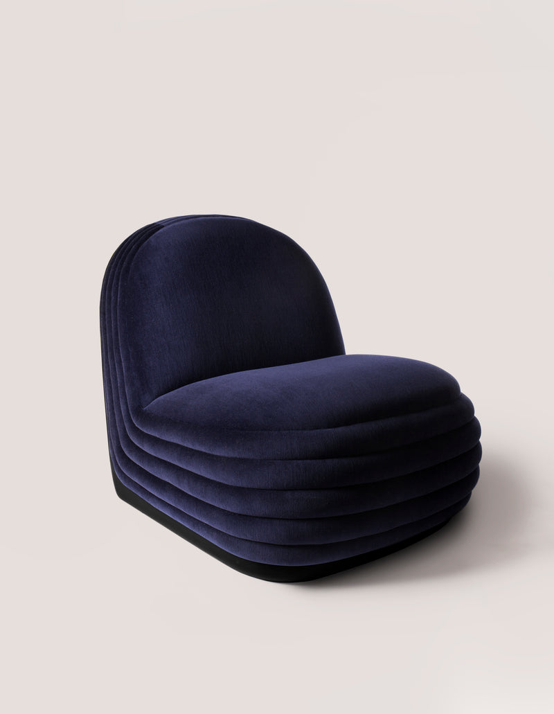 PULSE Armchair Collection du Mobilier National Francais by MERCOEUR EDITION | The Oblist