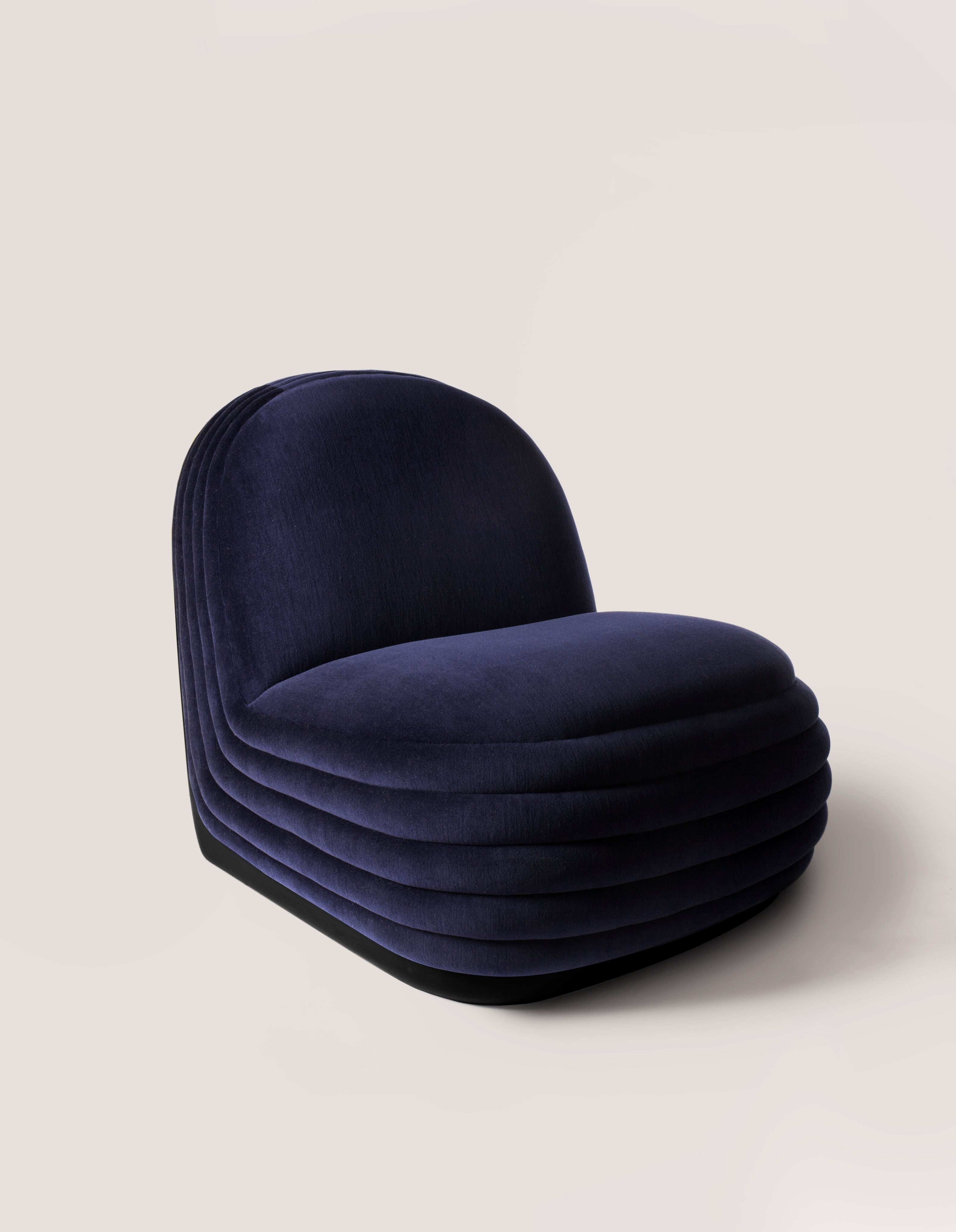 PULSE Armchair Collection du Mobilier National Francais by MERCOEUR EDITION | The Oblist
