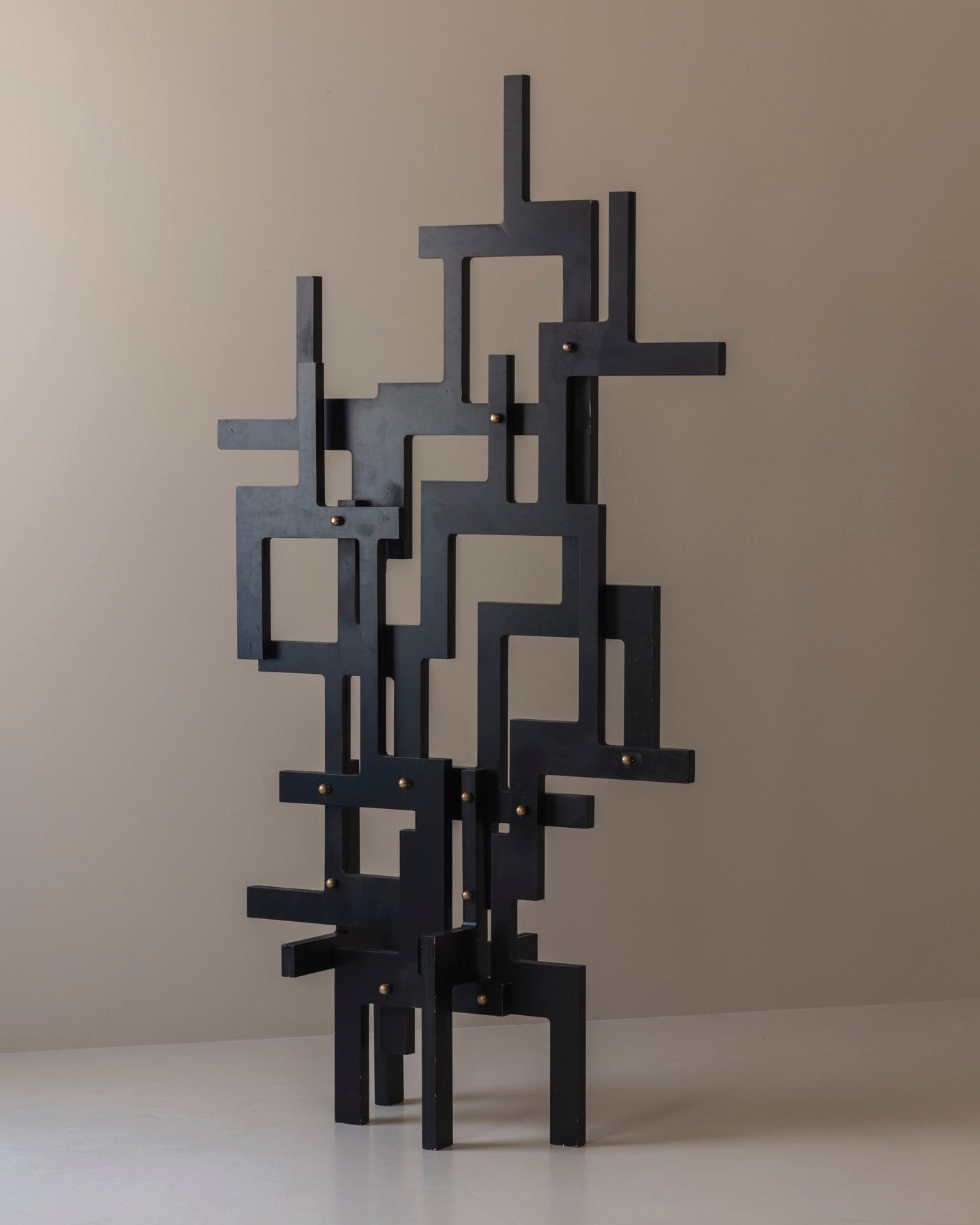 Large geometric abstract sculpture in lacquered wood and brass, France 1990s — additional view
