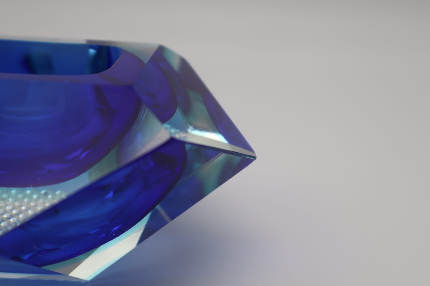 Mid-Century Faceted Murano Sommerso Glass Bowl by Flavio Poli, 1960s — side angle