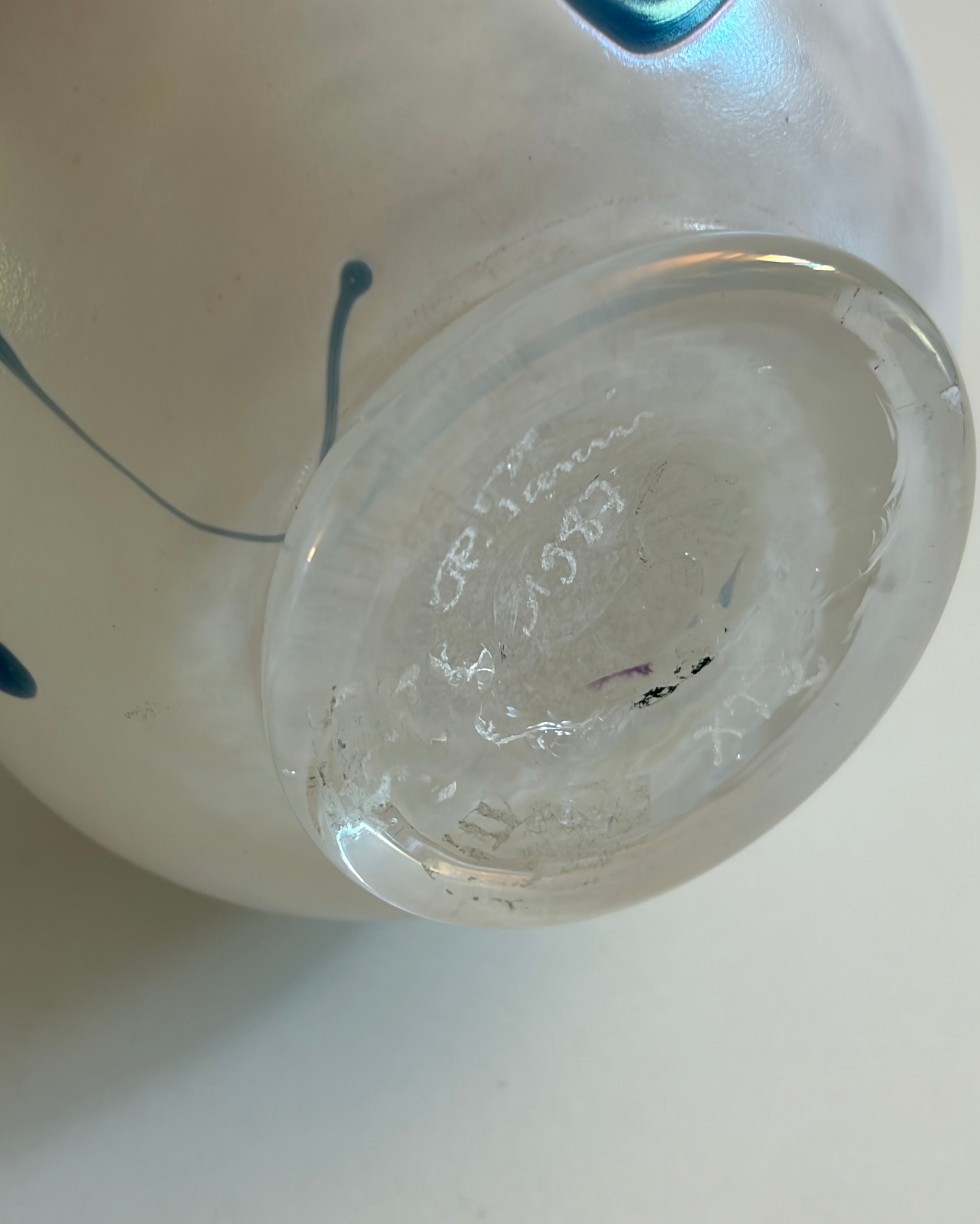 Sculptural Studio Glass Vase by Maître d’Art Robert Pierini, Biot, 1987 — side angle
