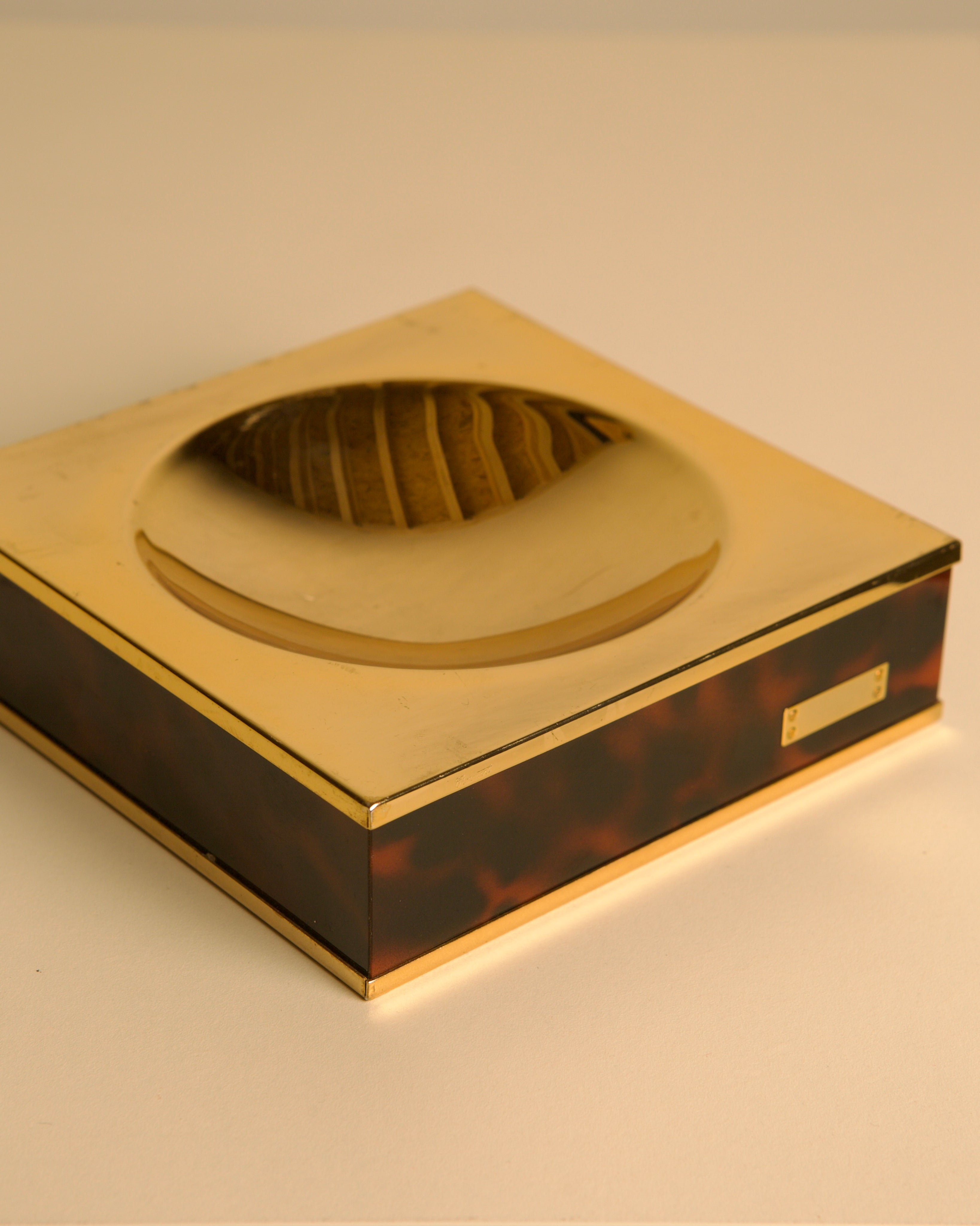 Plateau à bibelots italien en métal doré et écaille de tortue, années 1970