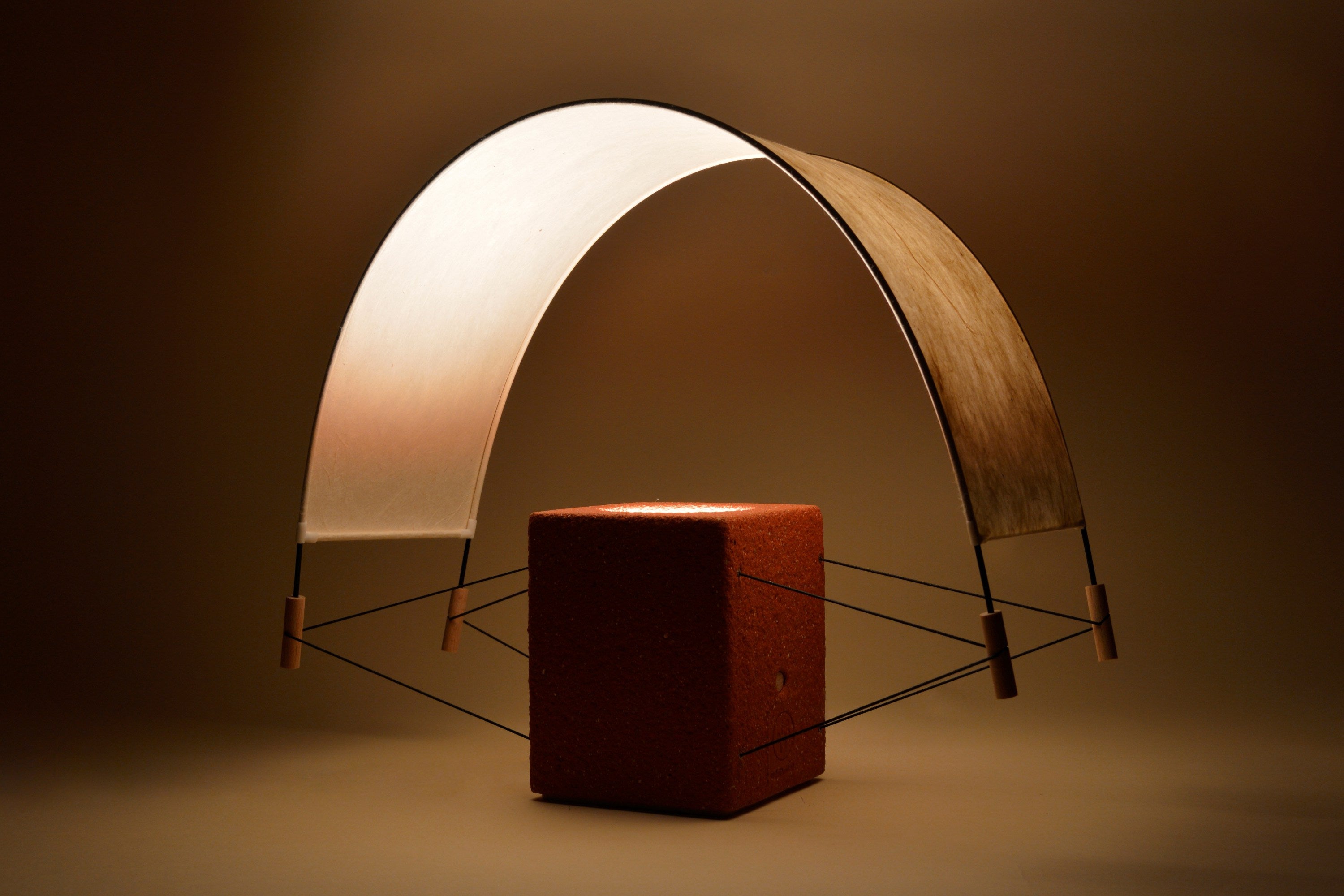Écla - Terracotta — back view highlighting terracotta base and arching shade