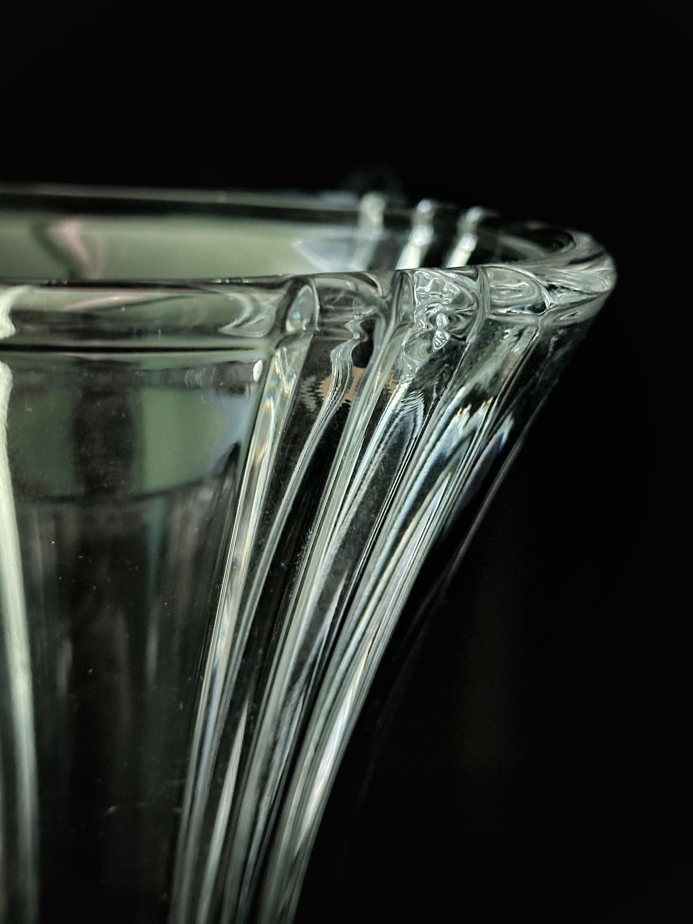 Grand vase Art Déco en verre cristal