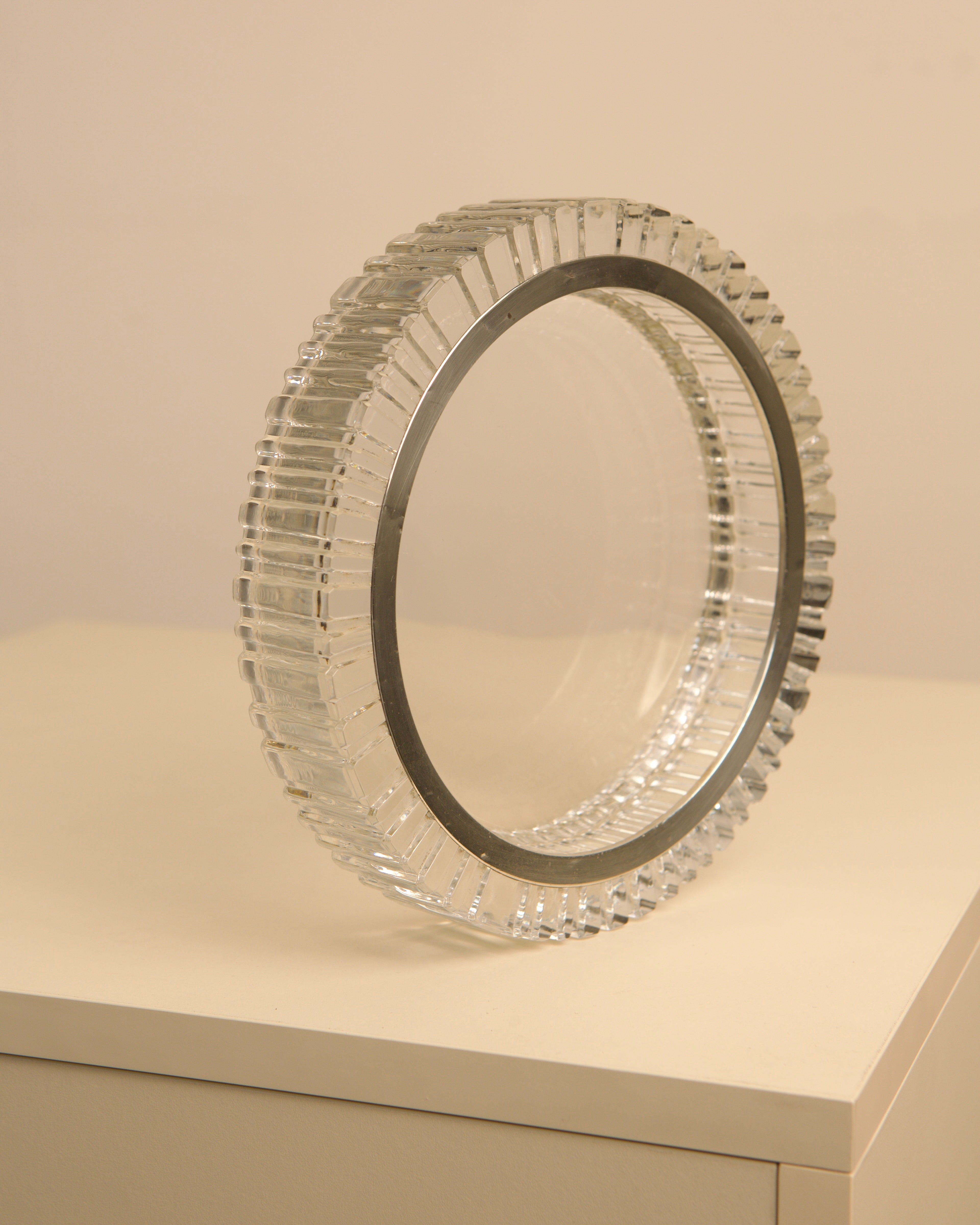 Circular crystal vide-poche by Arnolfo di Cambio profile view