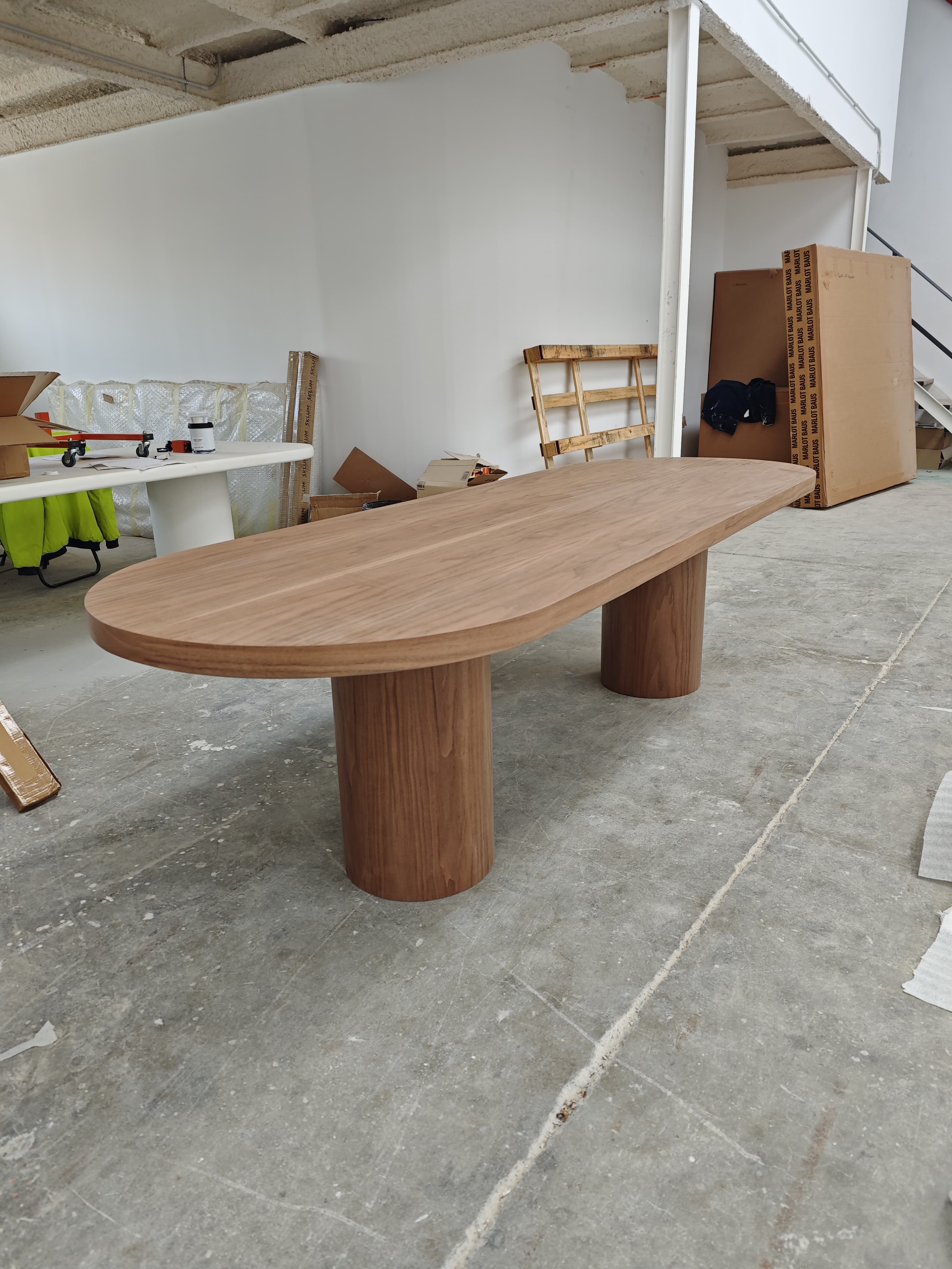 Paloma Dining table — close-up
