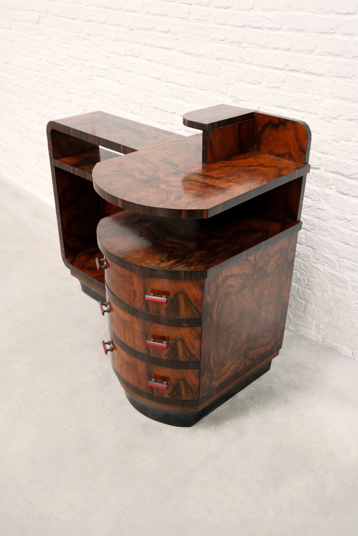 Italian Rationalist Walnut Sideboard with Red Bakelite Handles, circa 1930 — close-up