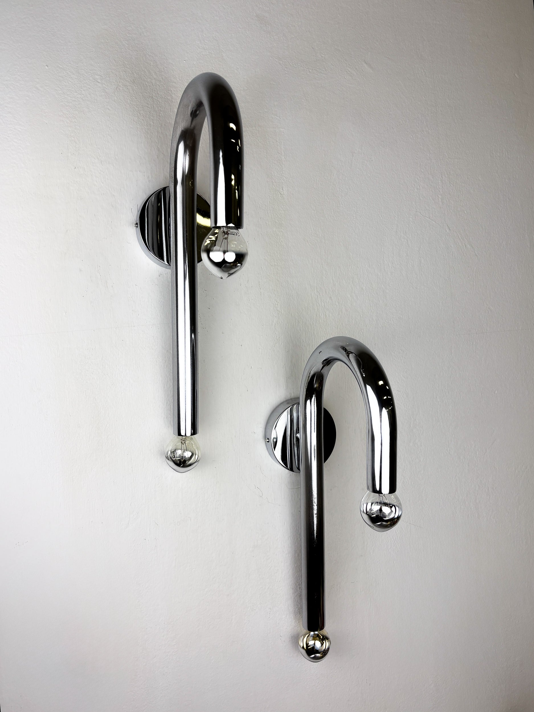 Pair of Space-Age Tubular Wall Lights, Chromed Metal, Italy, 1970s — close-up