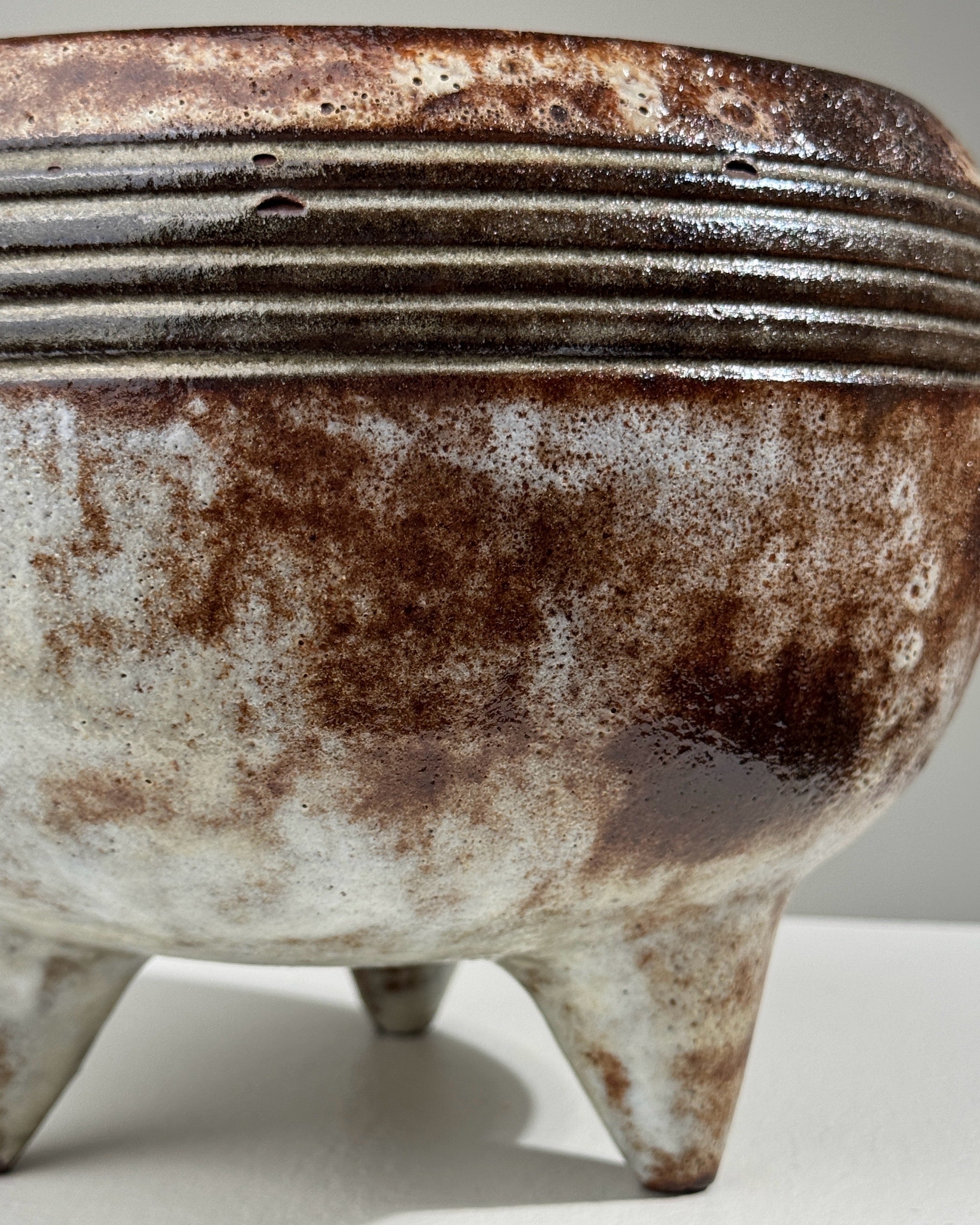 Tripod Ceramic Bowl by Alexandre Kostanda