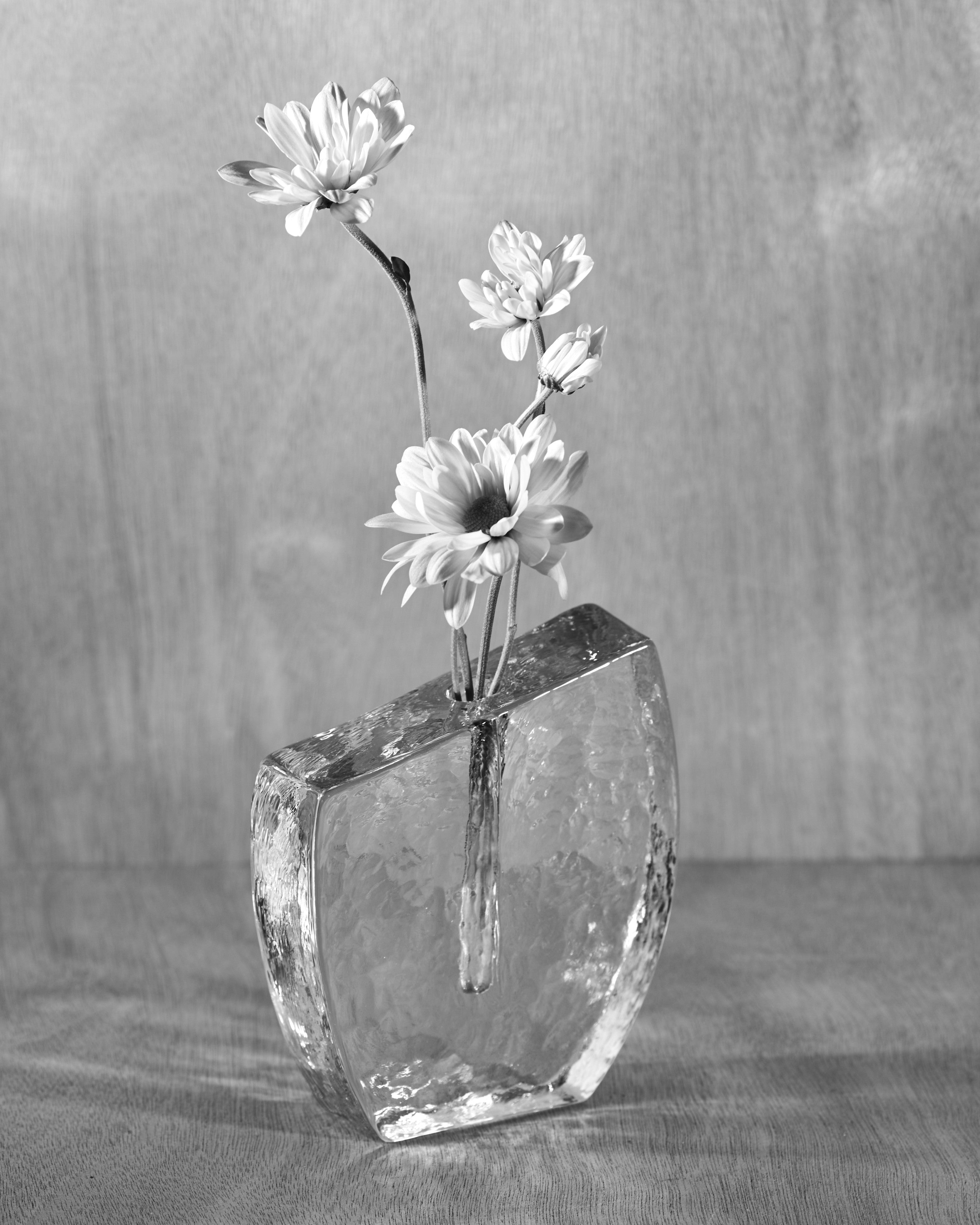 Vintage unifleur / stem vase in European glass c. 1960-70 by DIG IN JAPAN | The Oblist