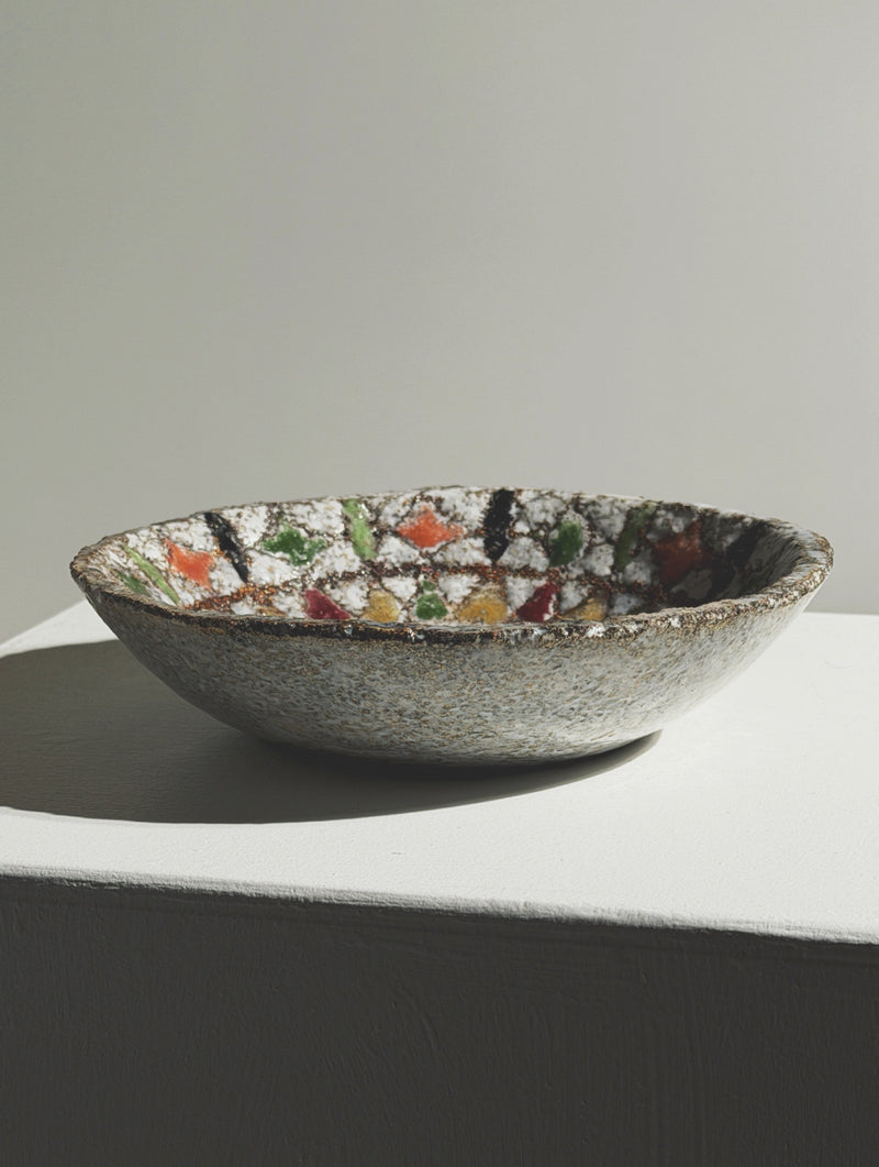 Bowl in Chamotte Stoneware by Fernande Kohler, Vallauris, circa 1960 — close-up showing colorful geometric patterns