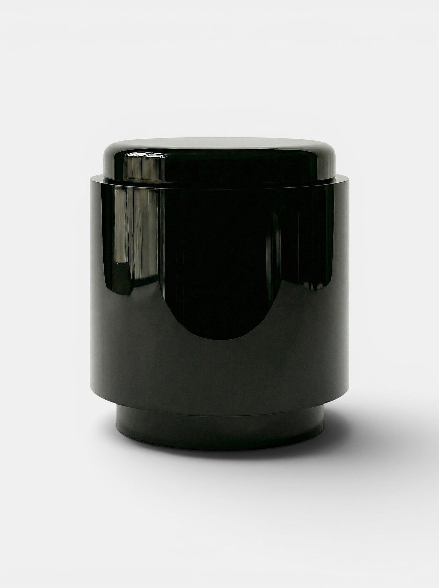 Pompon Black And Off-White — lifestyle setting