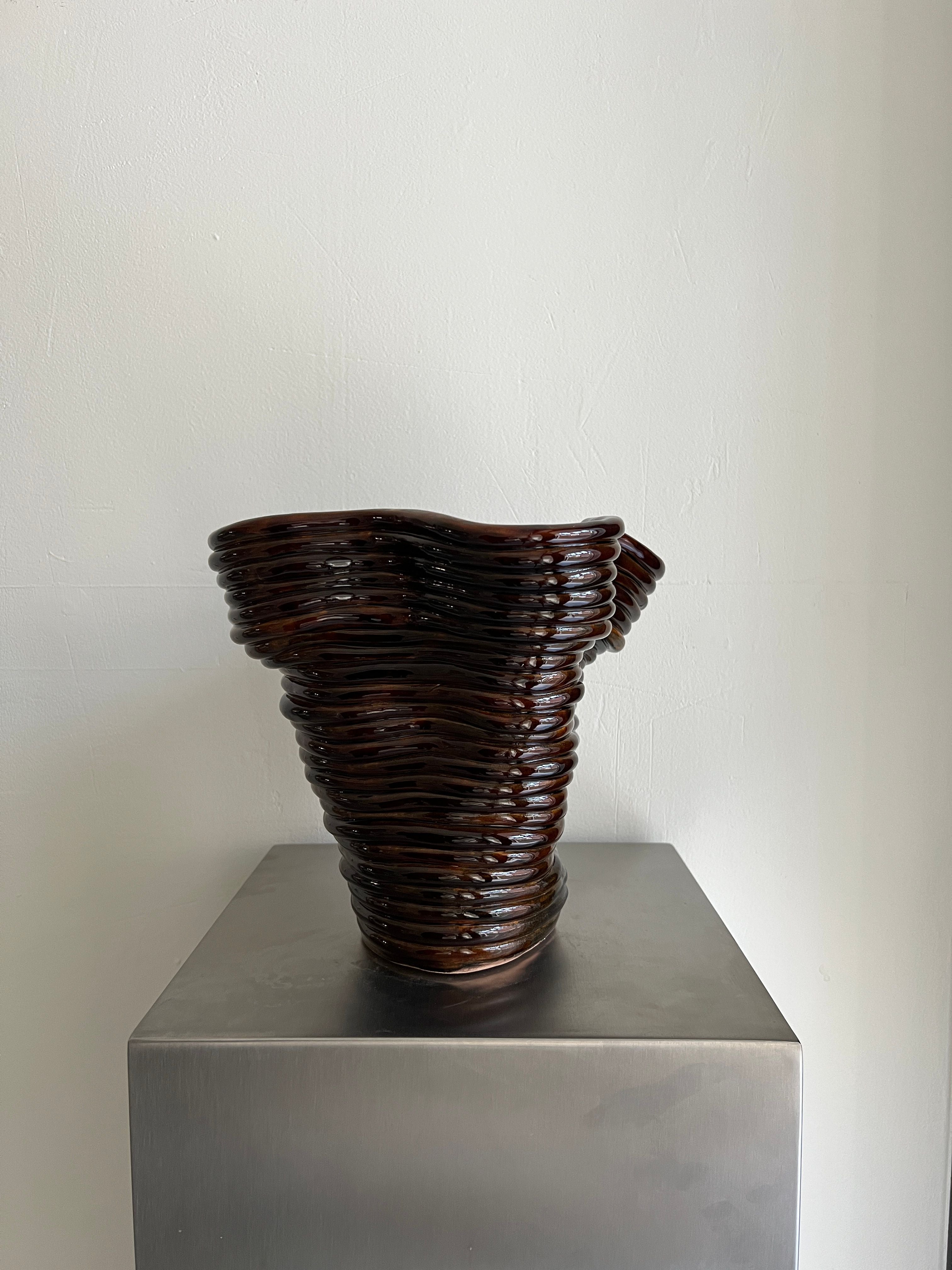 Wobbly Vase Brown — detail view